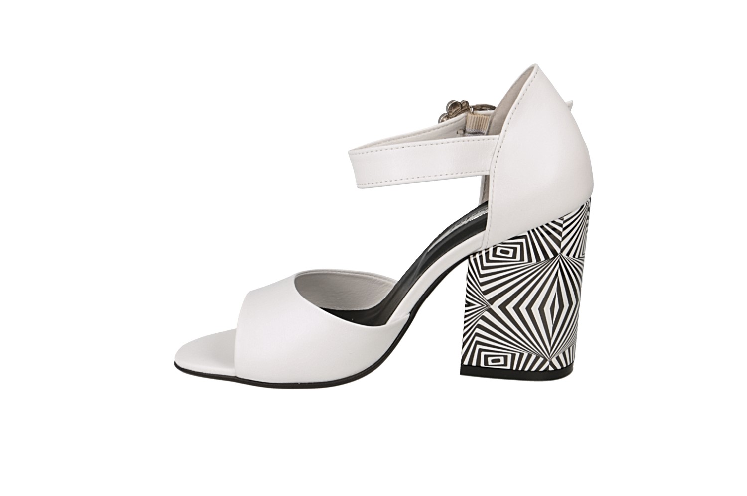 картинка Босоножки кожаные Kluchini от магазина Pratik