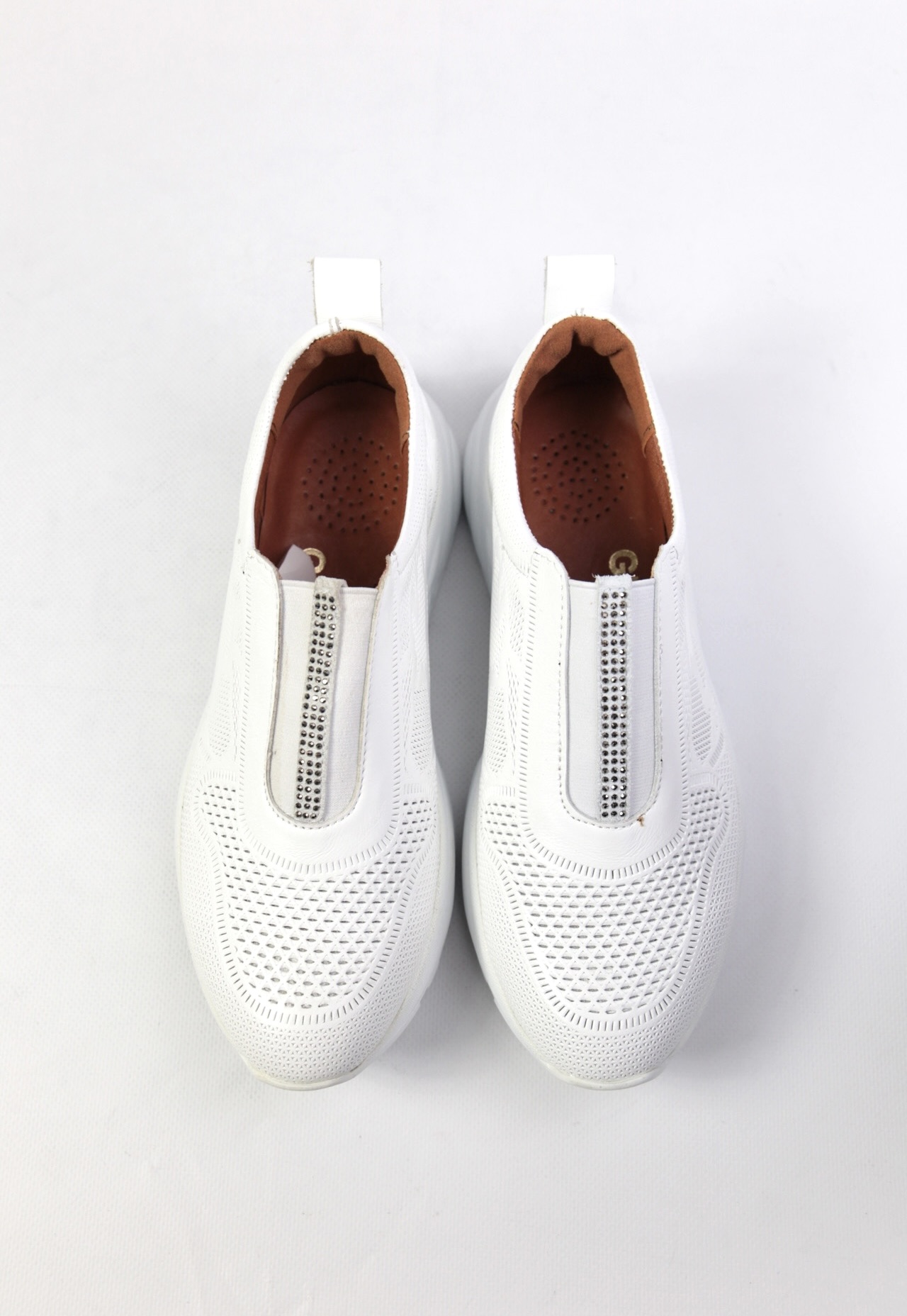 картинка  Кроссовки кожаные Benito от магазина Pratik