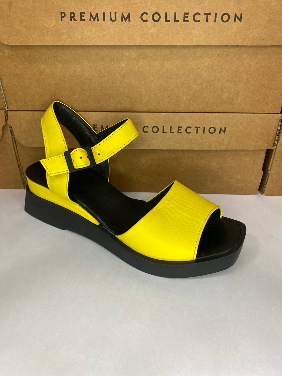 картинка Босоножки кожаные Benito от магазина Pratik