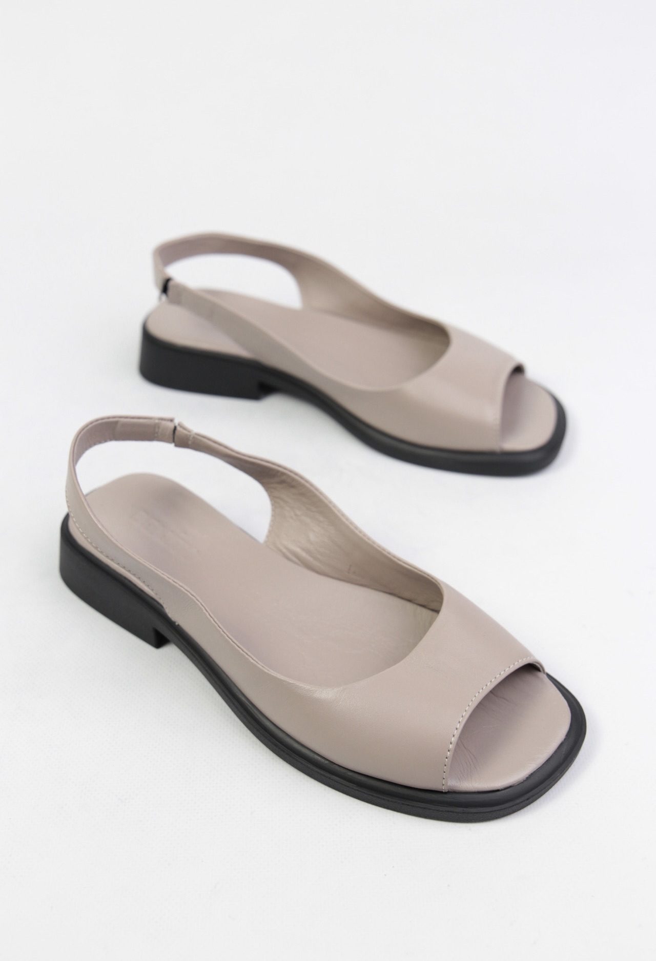 картинка Сандалии кожаные Benito от магазина Pratik