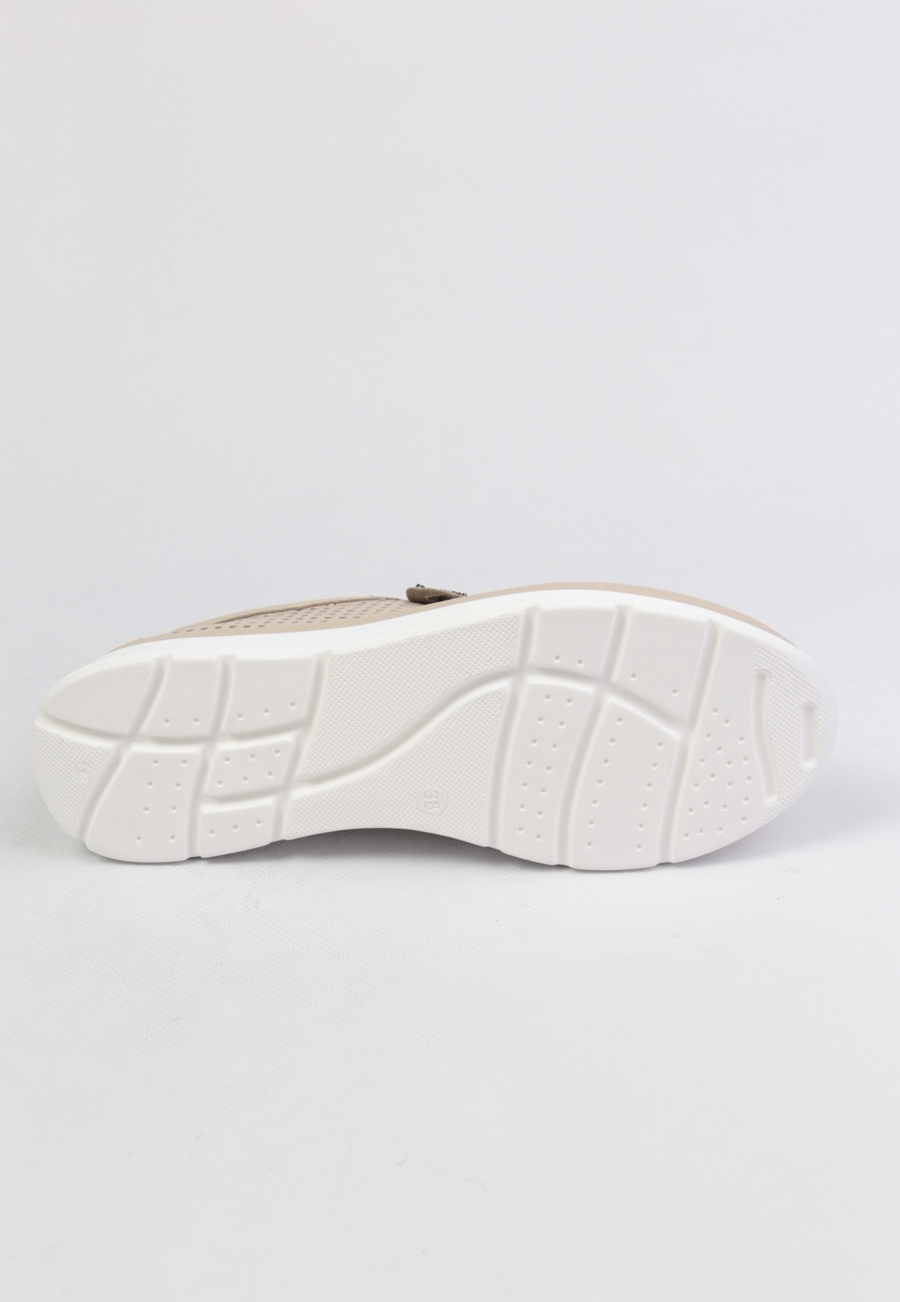 картинка Кроссовки кожаные Benito от магазина Pratik