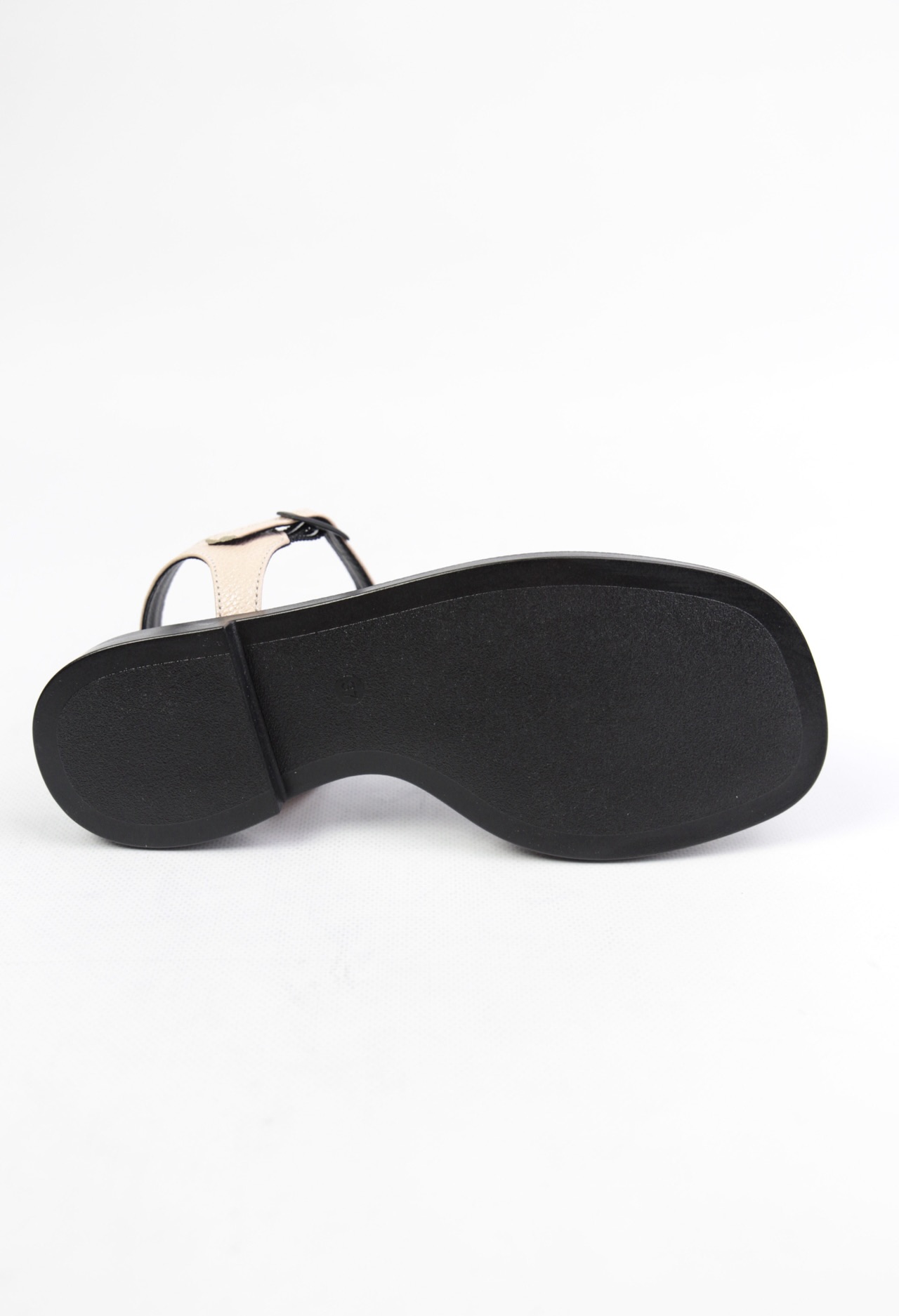 картинка Сандалии кожаные Benito от магазина Pratik