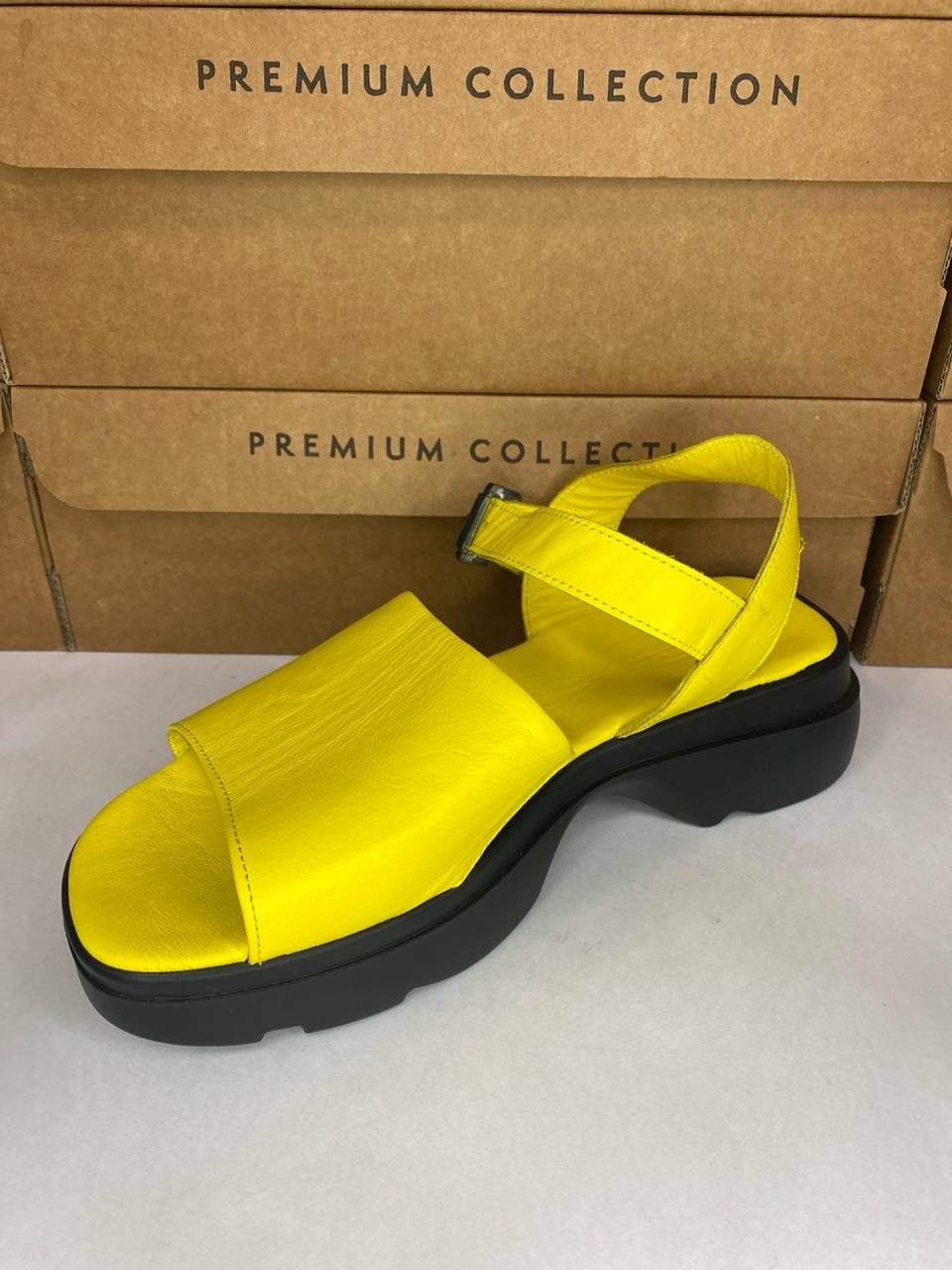 картинка Босоножки кожаные Benito от магазина Pratik