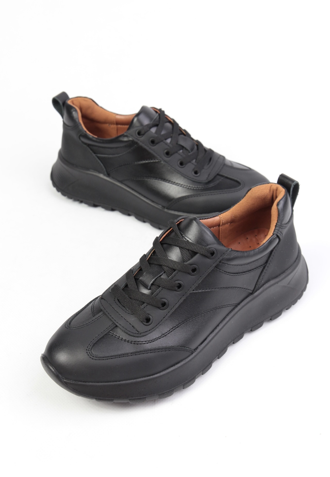 картинка Кроссовки кожаные Benito от магазина Pratik