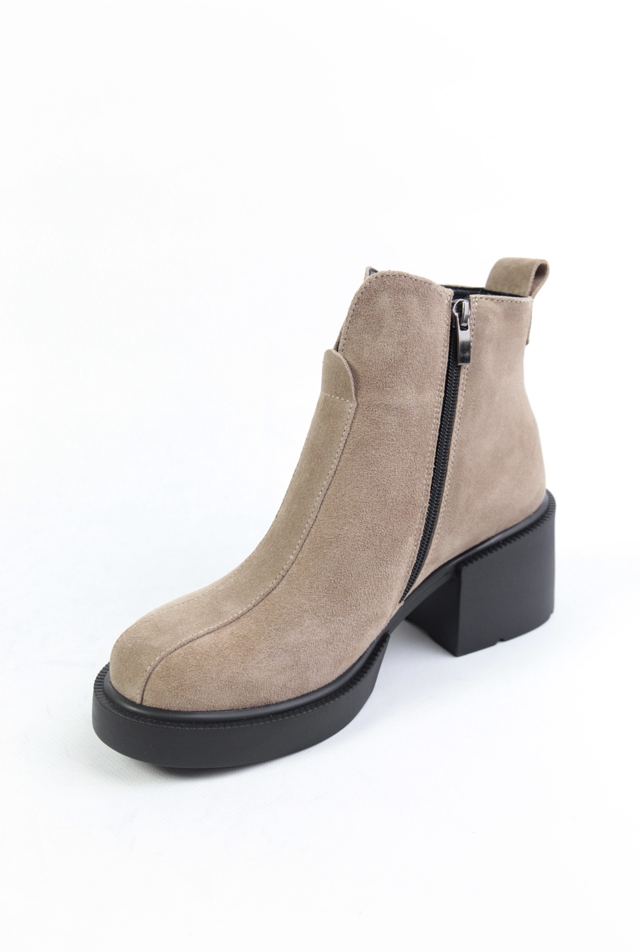 картинка Ботильоны замшевые Benito от магазина Pratik