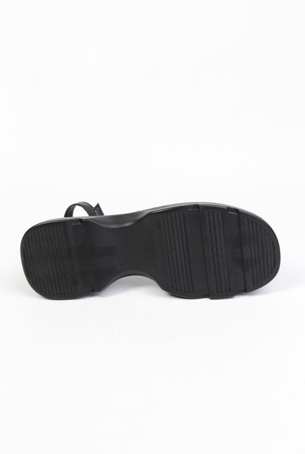 картинка Босоножки кожаные Benito от магазина Pratik