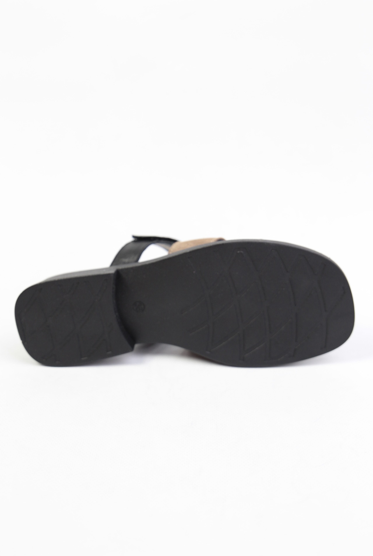 картинка Замшеві шльопанці Benito от магазина Pratik