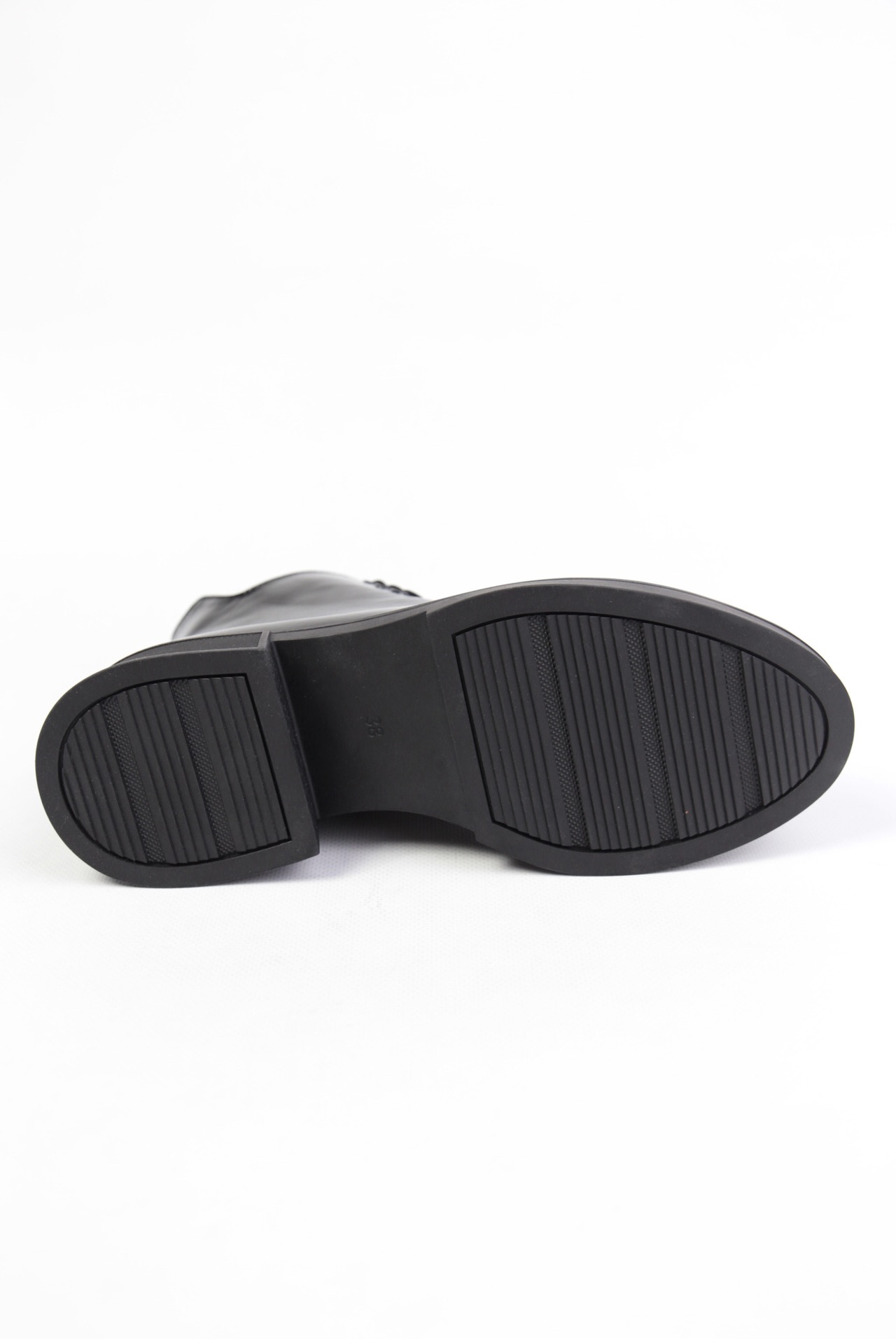 картинка Ботинки кожаные Benito от магазина Pratik