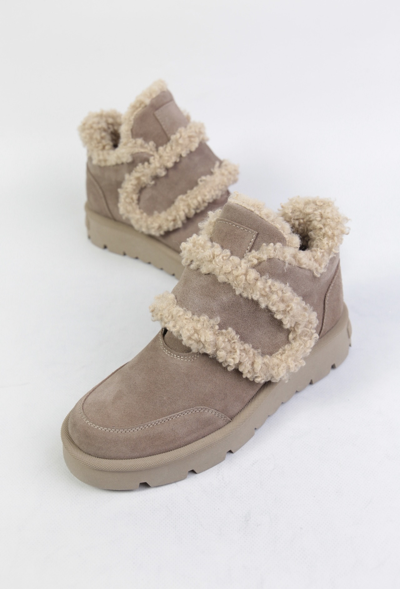 картинка Ботинки замшевые Benito от магазина Pratik