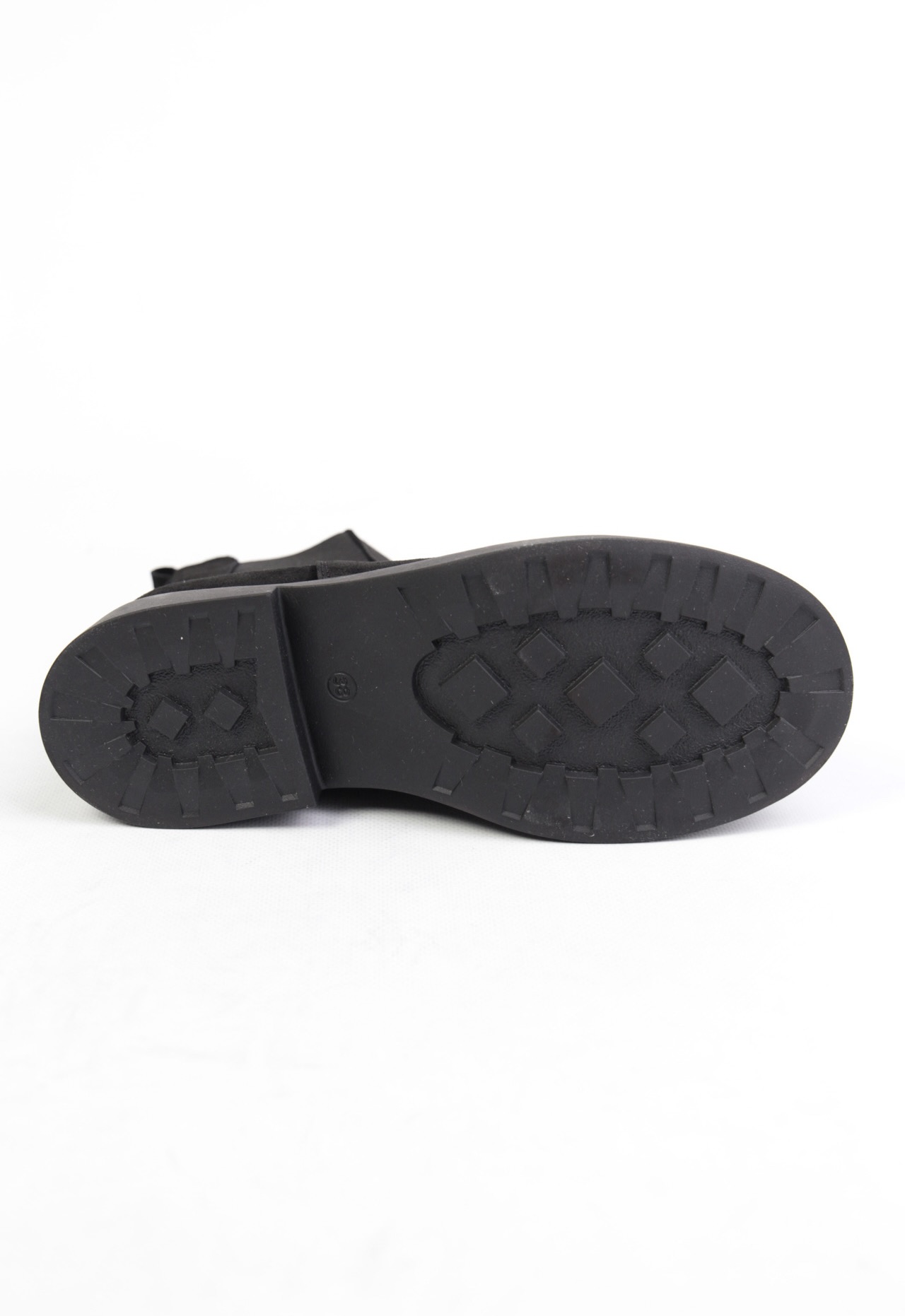 картинка Ботинки замшевые Benito от магазина Pratik