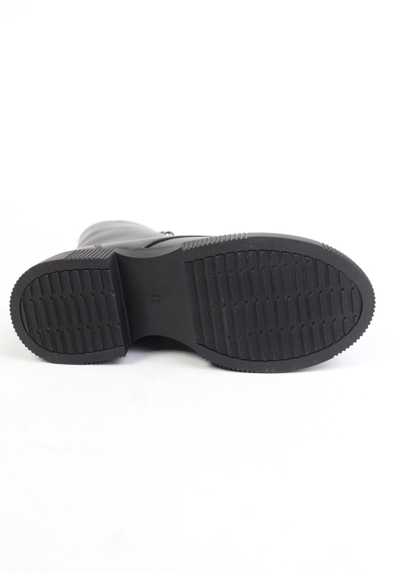 картинка Ботинки кожаные Benito от магазина Pratik