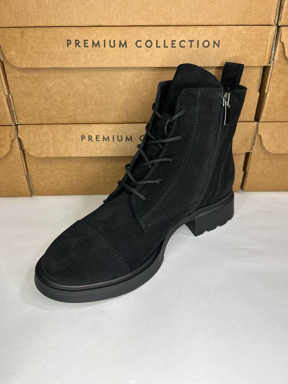 картинка Ботинки замшевые Benito от магазина Pratik