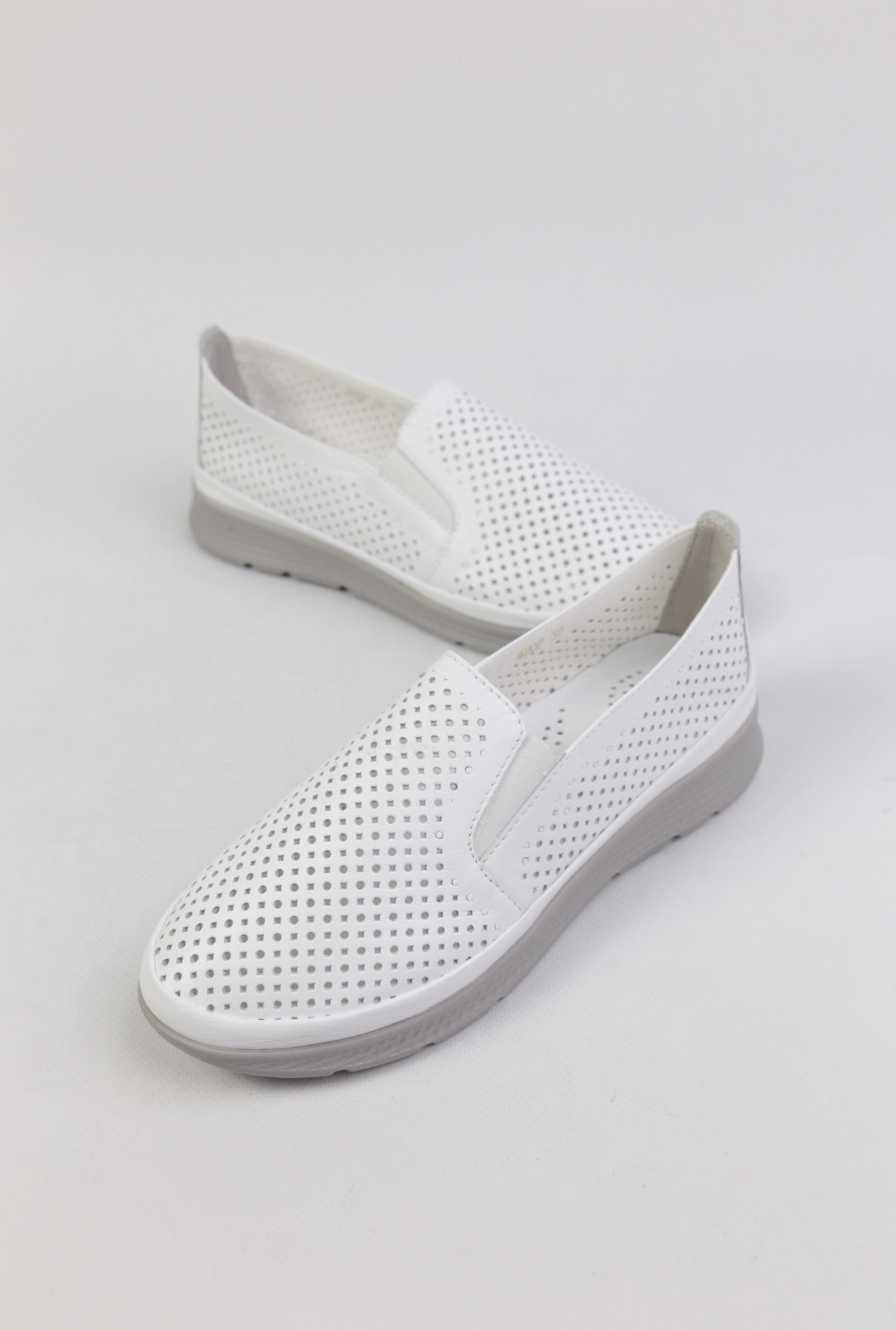 картинка Слипоны кожаные Benito от магазина Pratik