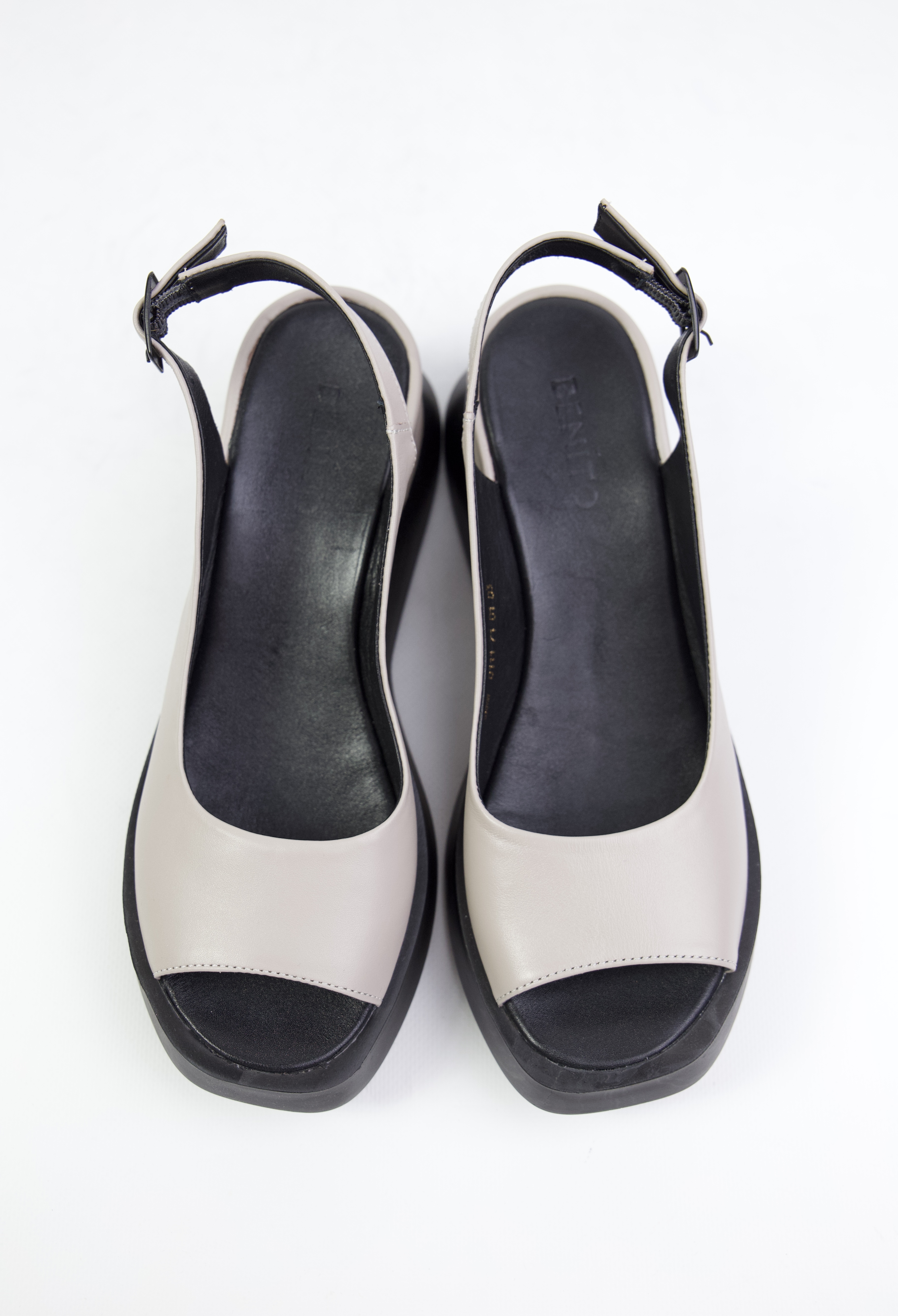 картинка Босоножки кожаные Benito от магазина Pratik