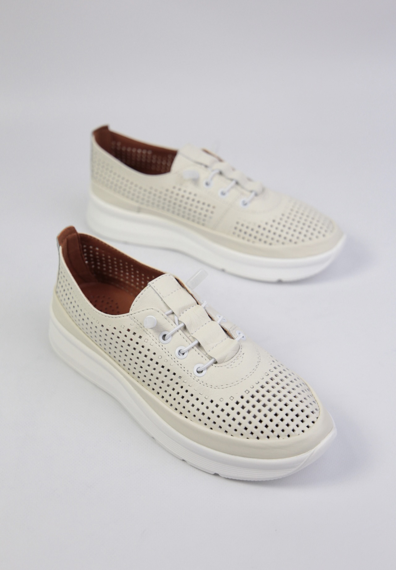 картинка Кроссовки кожаные Benito от магазина Pratik