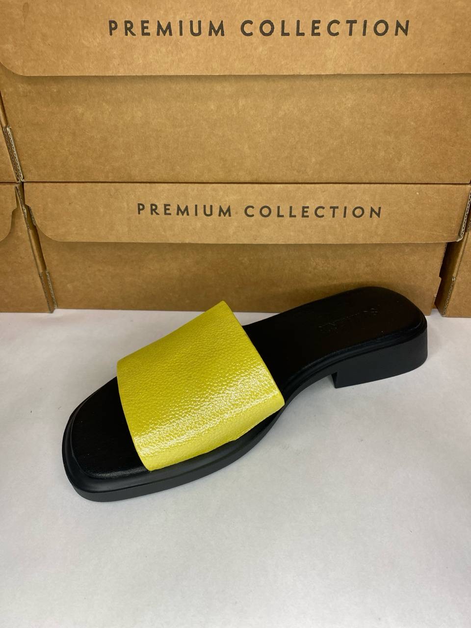 картинка Шлепанцы кожаные Benito от магазина Pratik