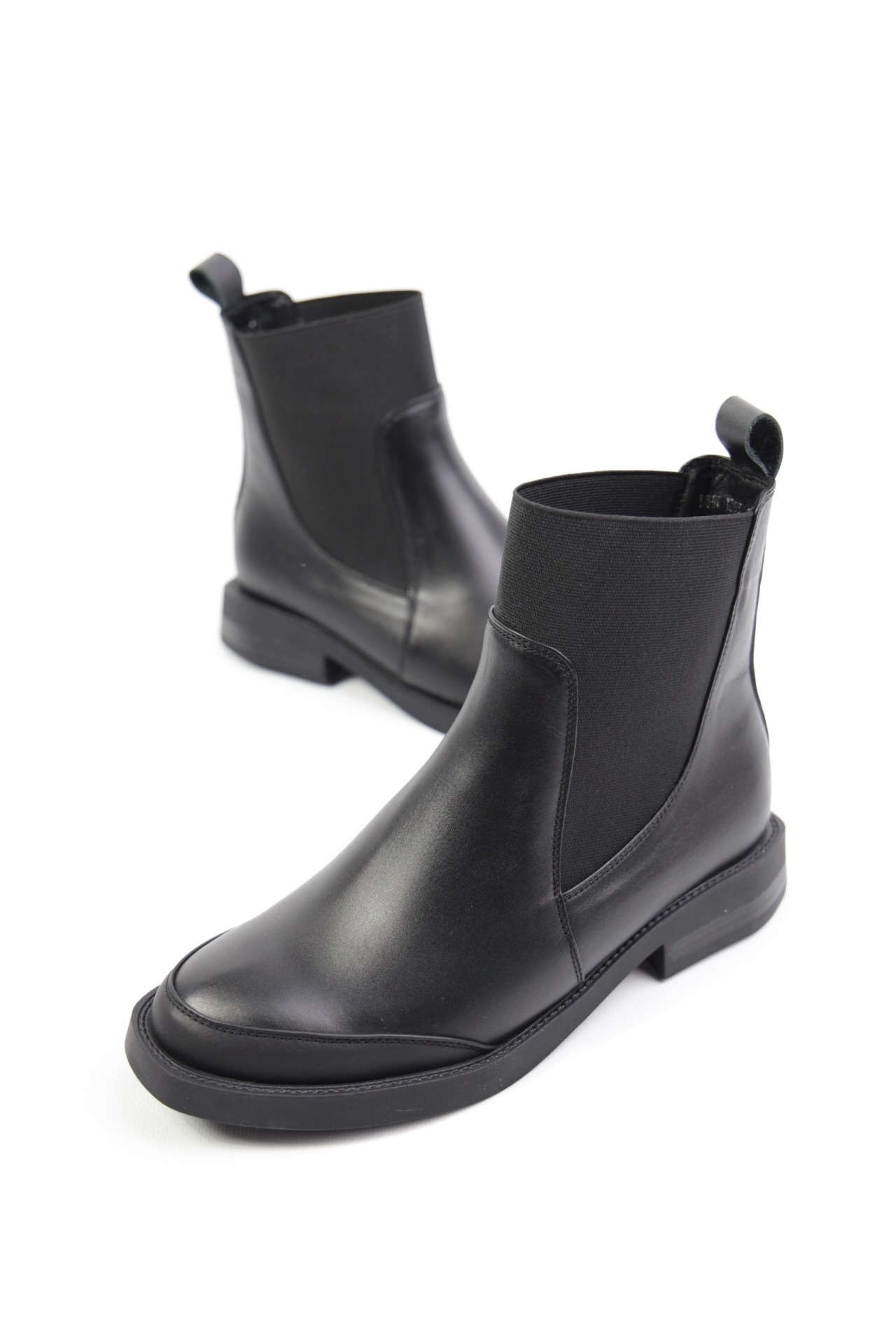 картинка Ботинки кожаные Benito от магазина Pratik