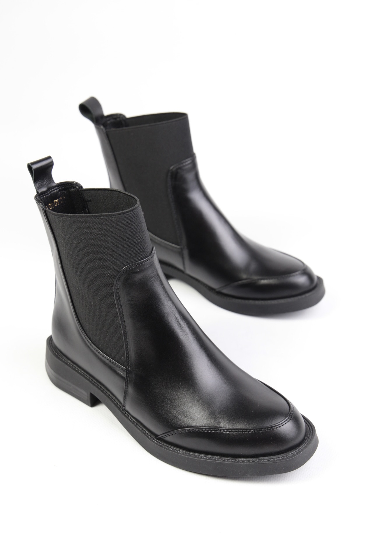 картинка Ботинки кожаные Benito от магазина Pratik