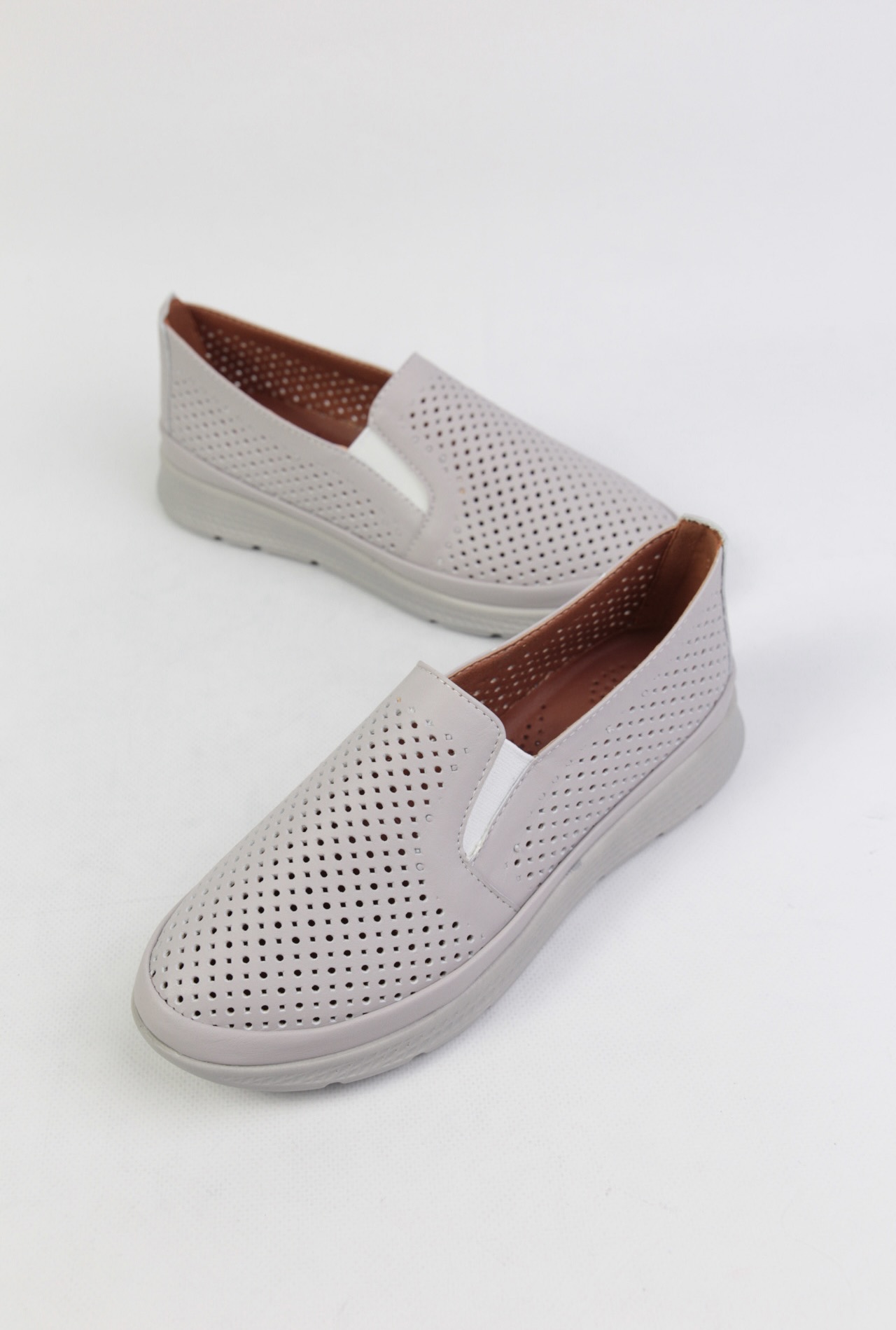 картинка Слипоны кожаные Benito от магазина Pratik