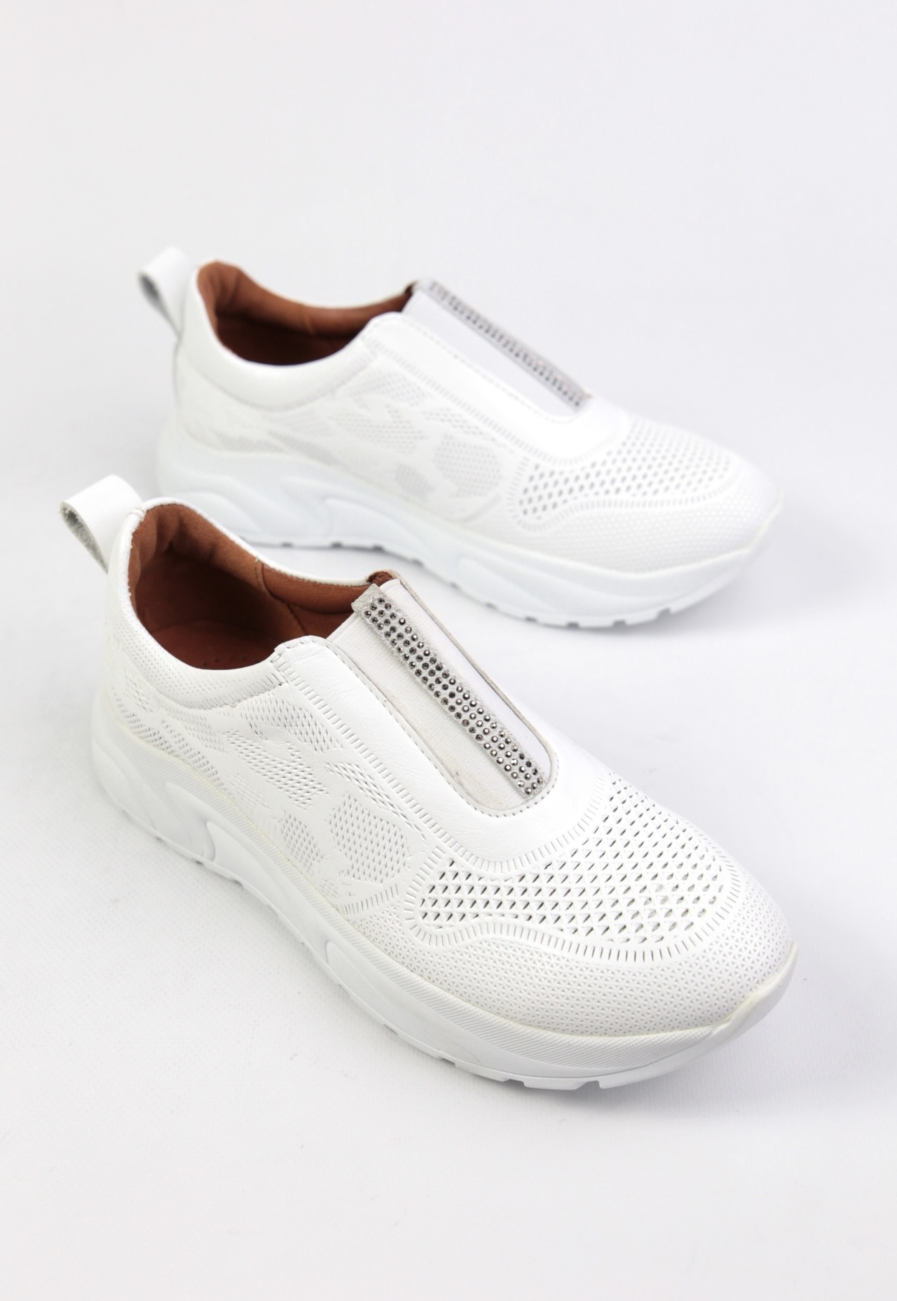 картинка  Кроссовки кожаные Benito от магазина Pratik