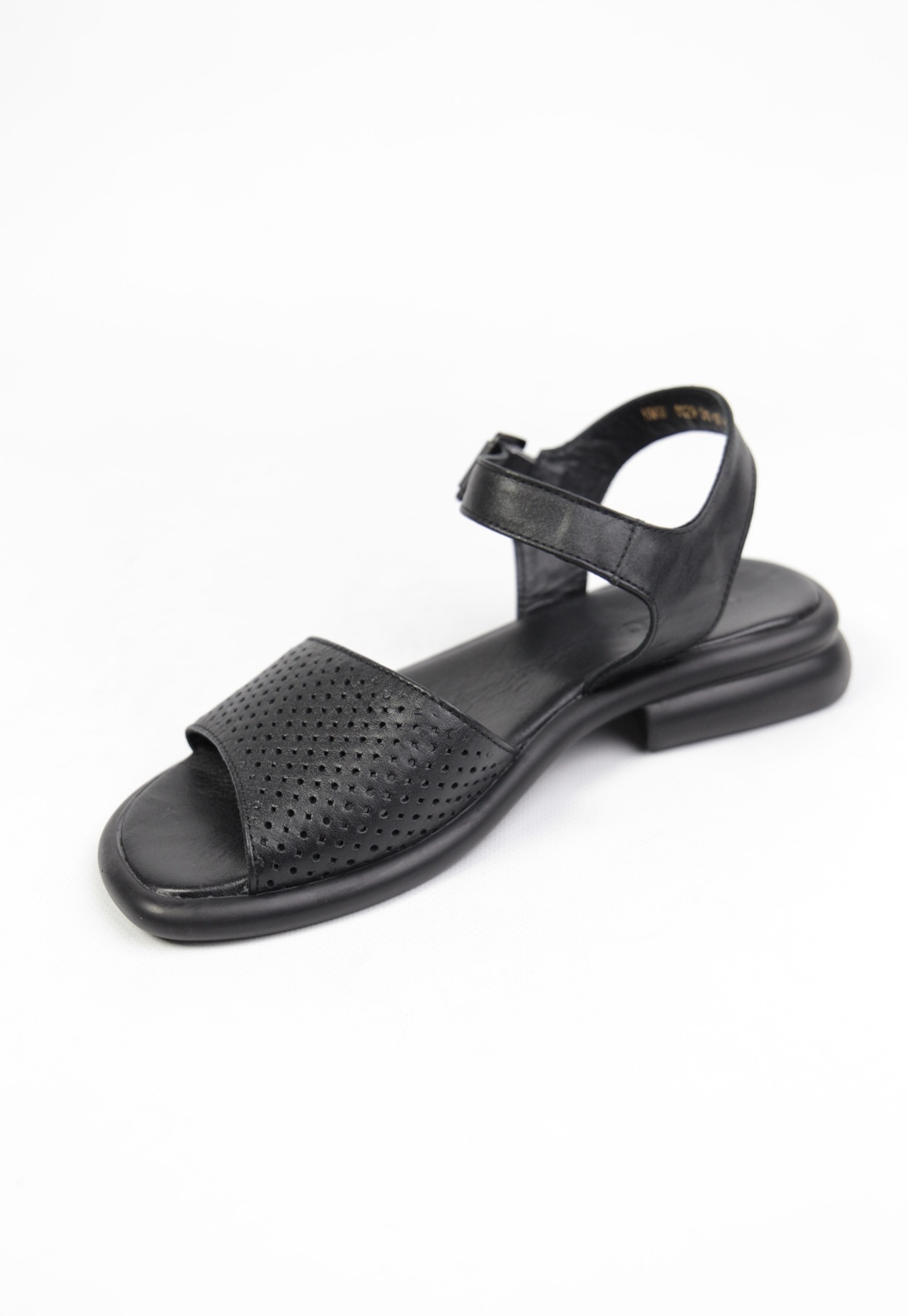 картинка Сандалии кожаные Benito от магазина Pratik