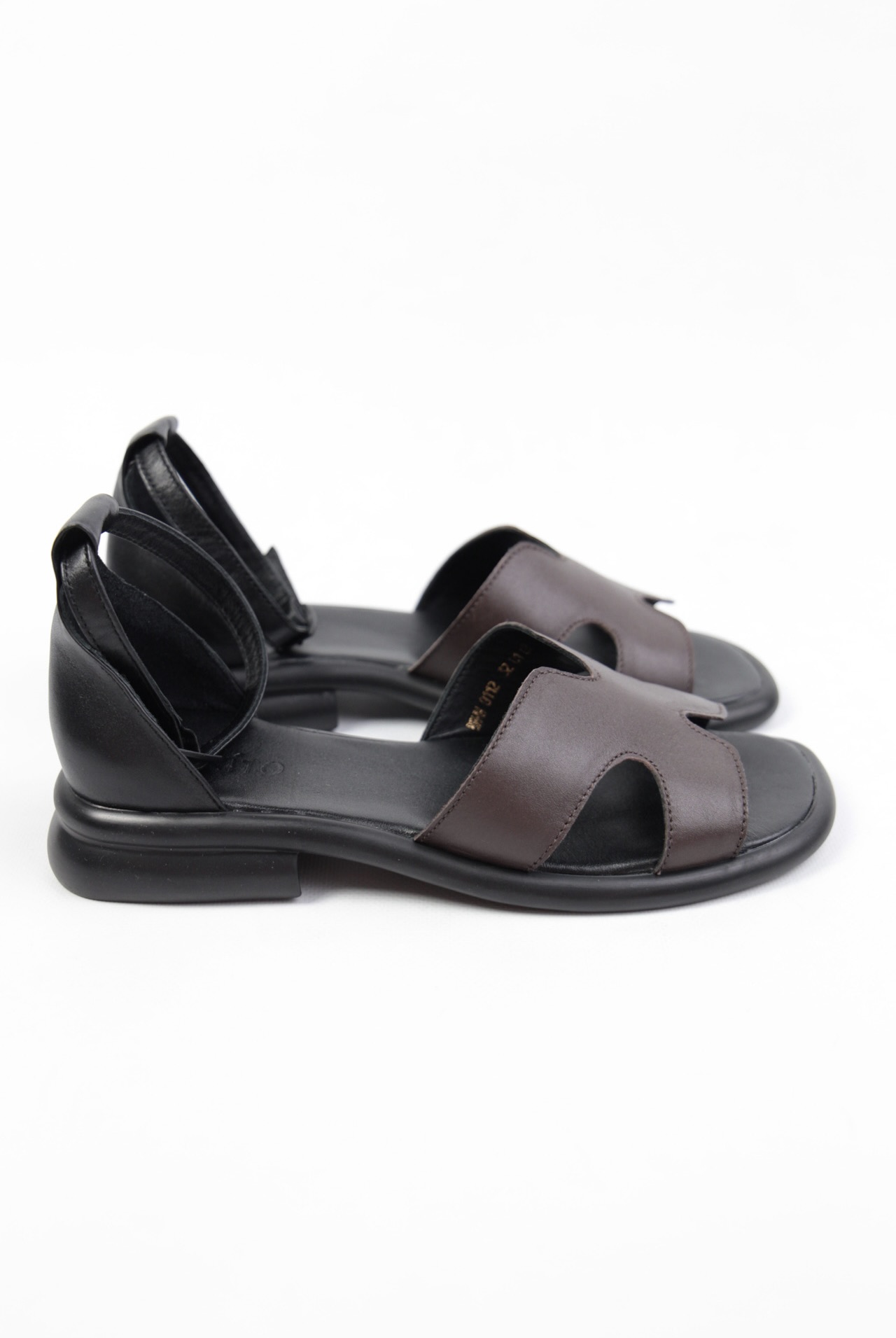 картинка Сандалии кожаные Benito от магазина Pratik