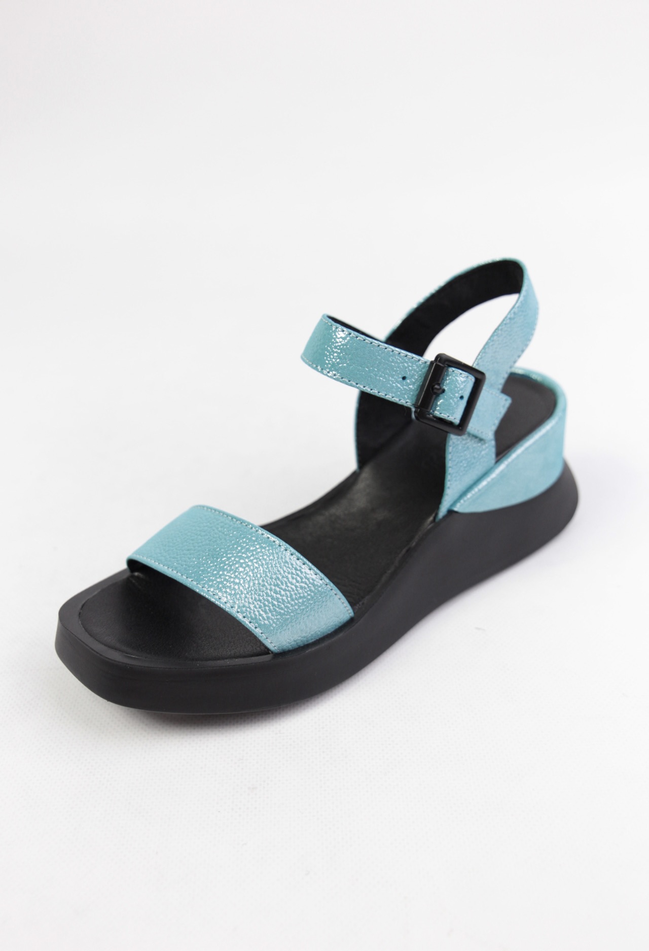 картинка Босоножки кожаные Benito от магазина Pratik