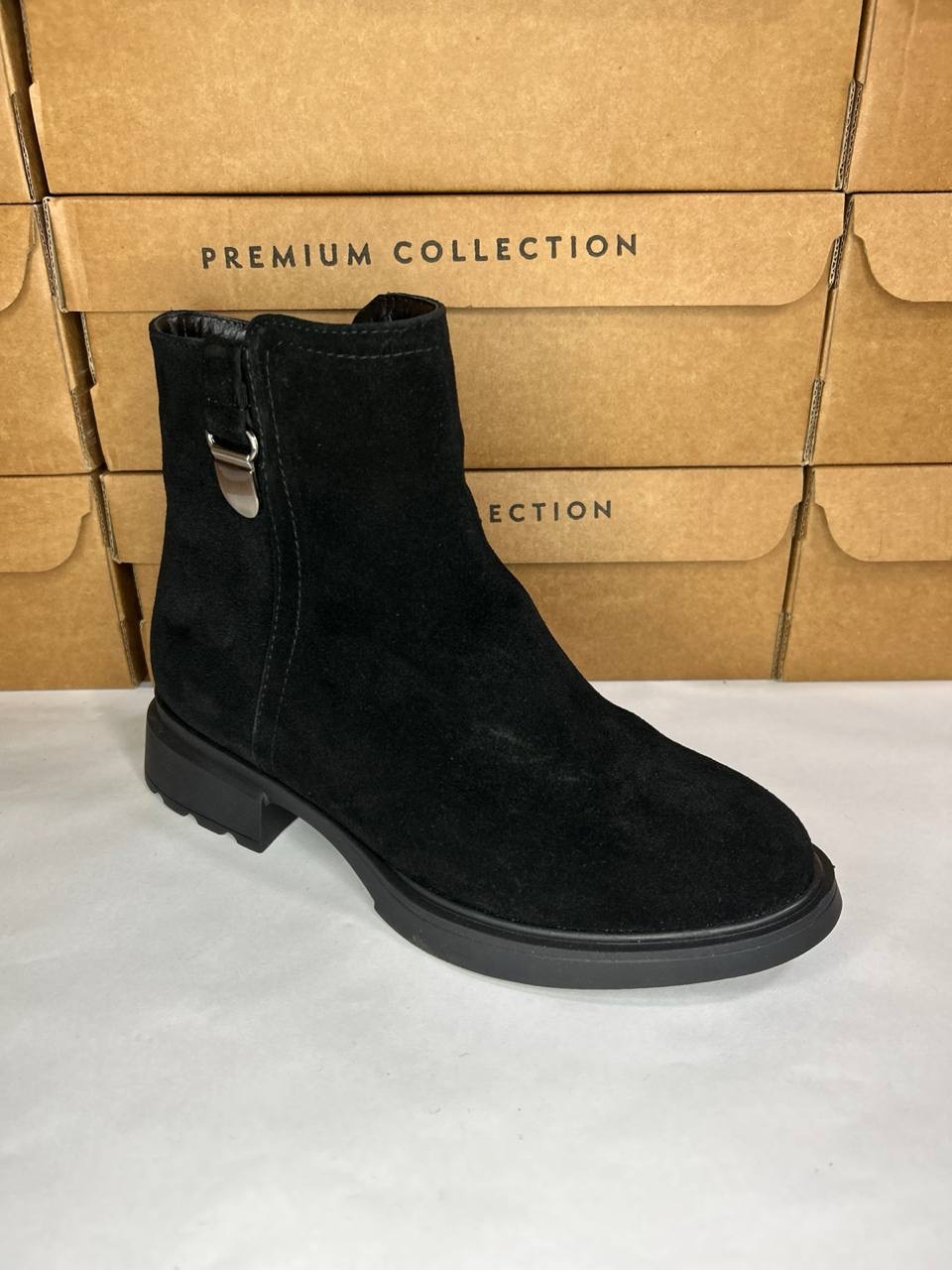 картинка Ботинки замшевые Benito от магазина Pratik