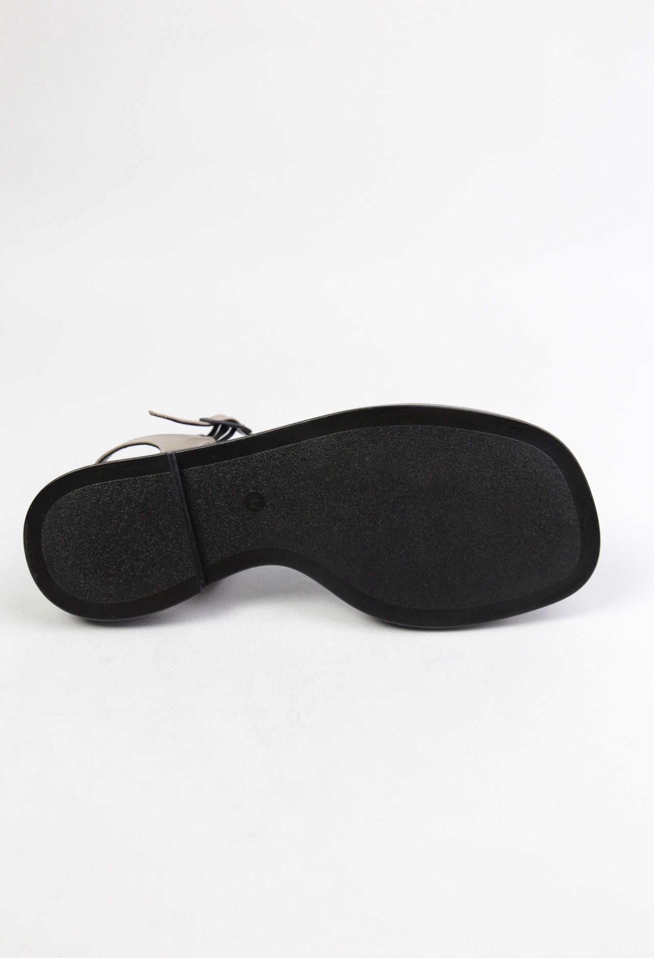 картинка Сандалии кожаные Benito от магазина Pratik