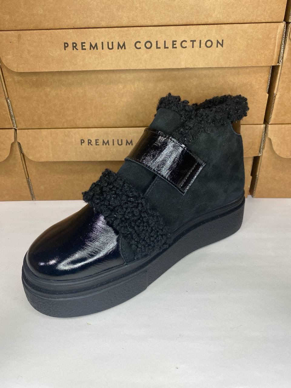 картинка Ботинки замшевые Benito от магазина Pratik