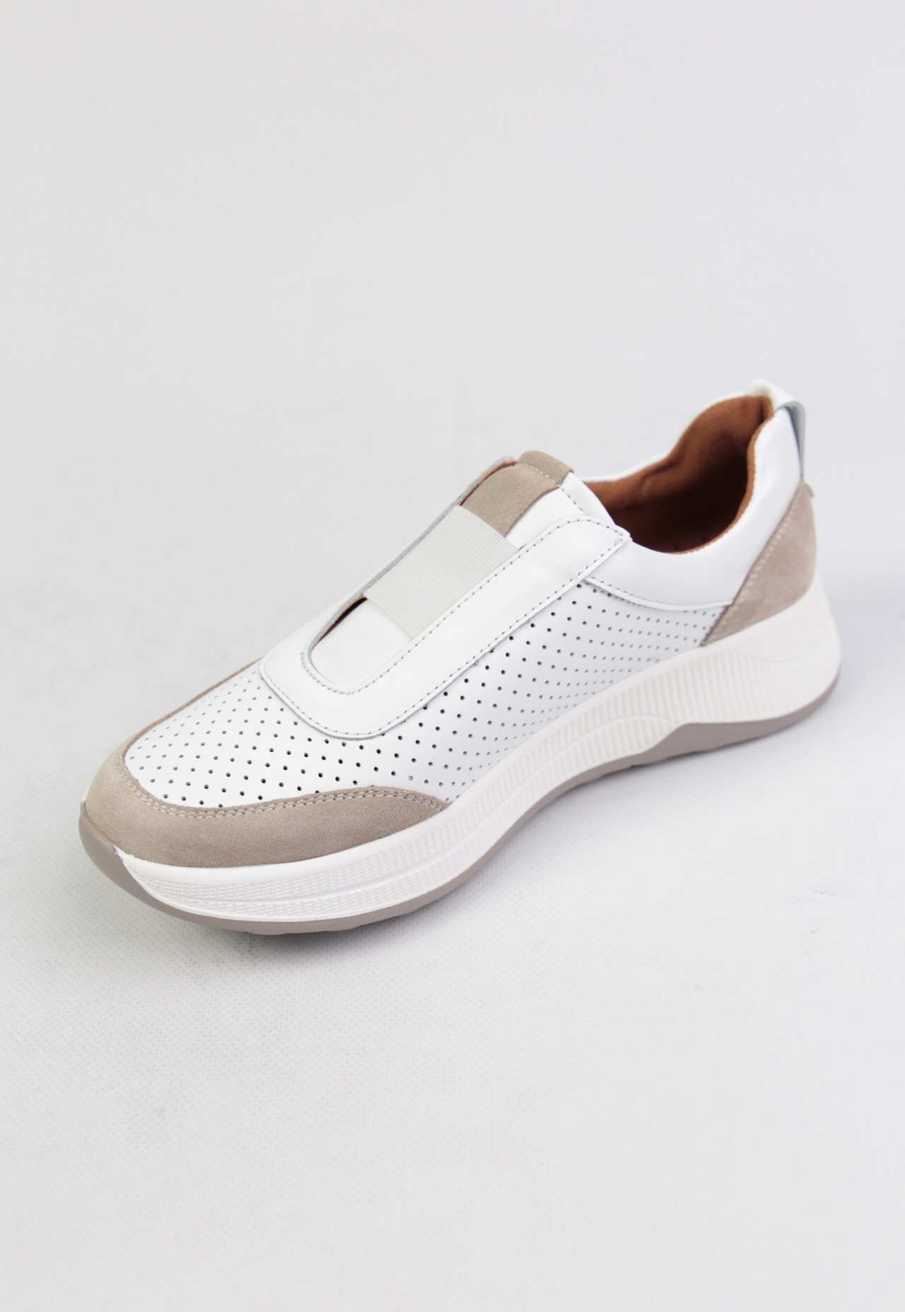 картинка  Кроссовки кожаные Benito от магазина Pratik