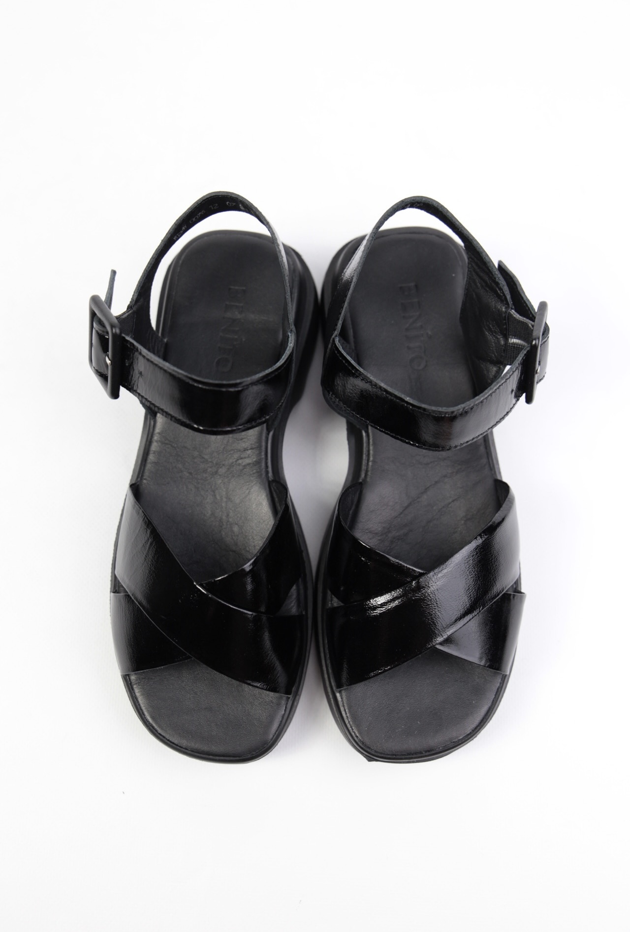 картинка Босоножки кожаные Benito от магазина Pratik