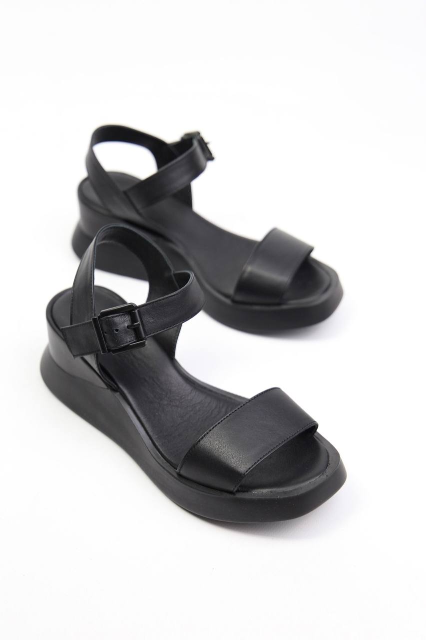 картинка Босоножки кожаные Benito от магазина Pratik