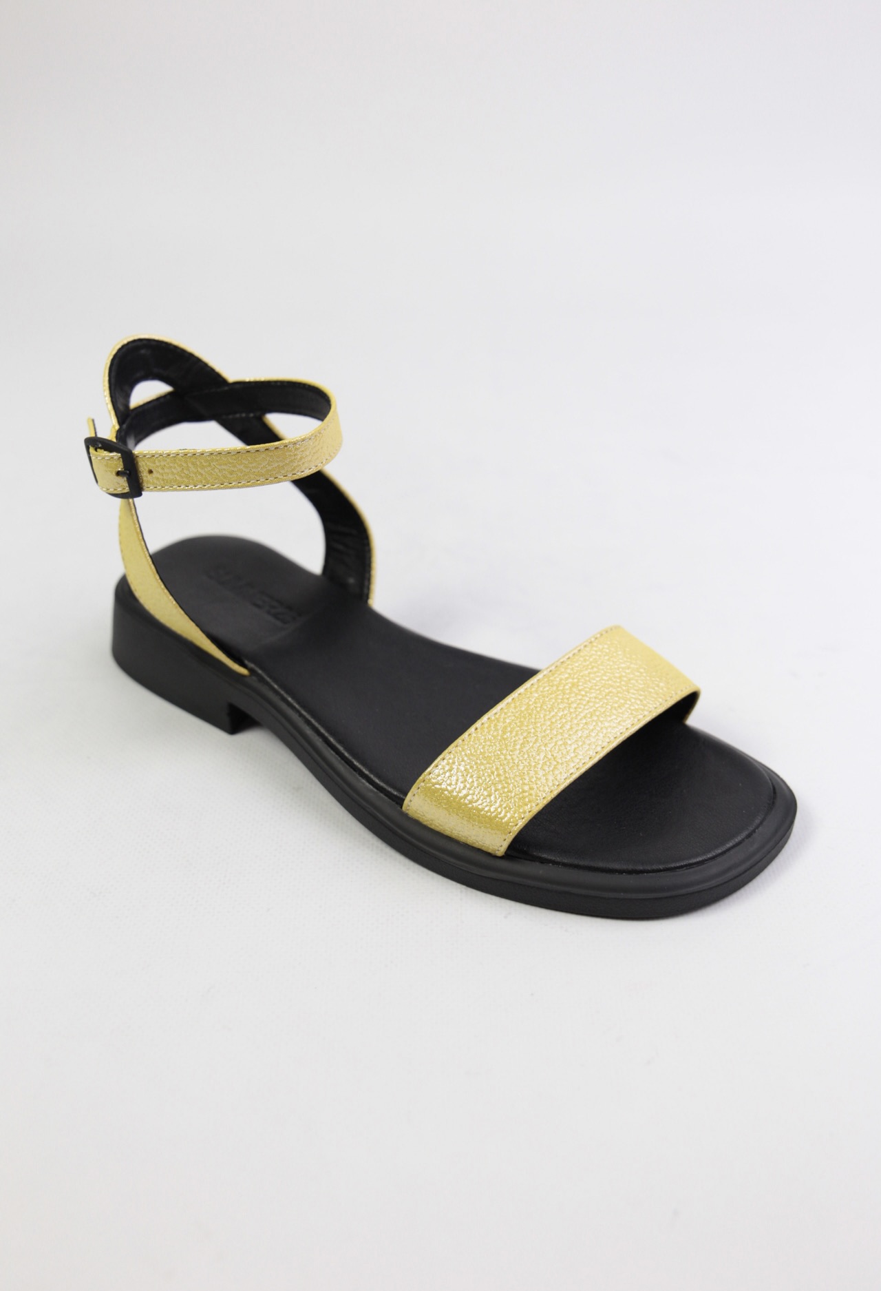 картинка Сандалии кожаные Benito от магазина Pratik