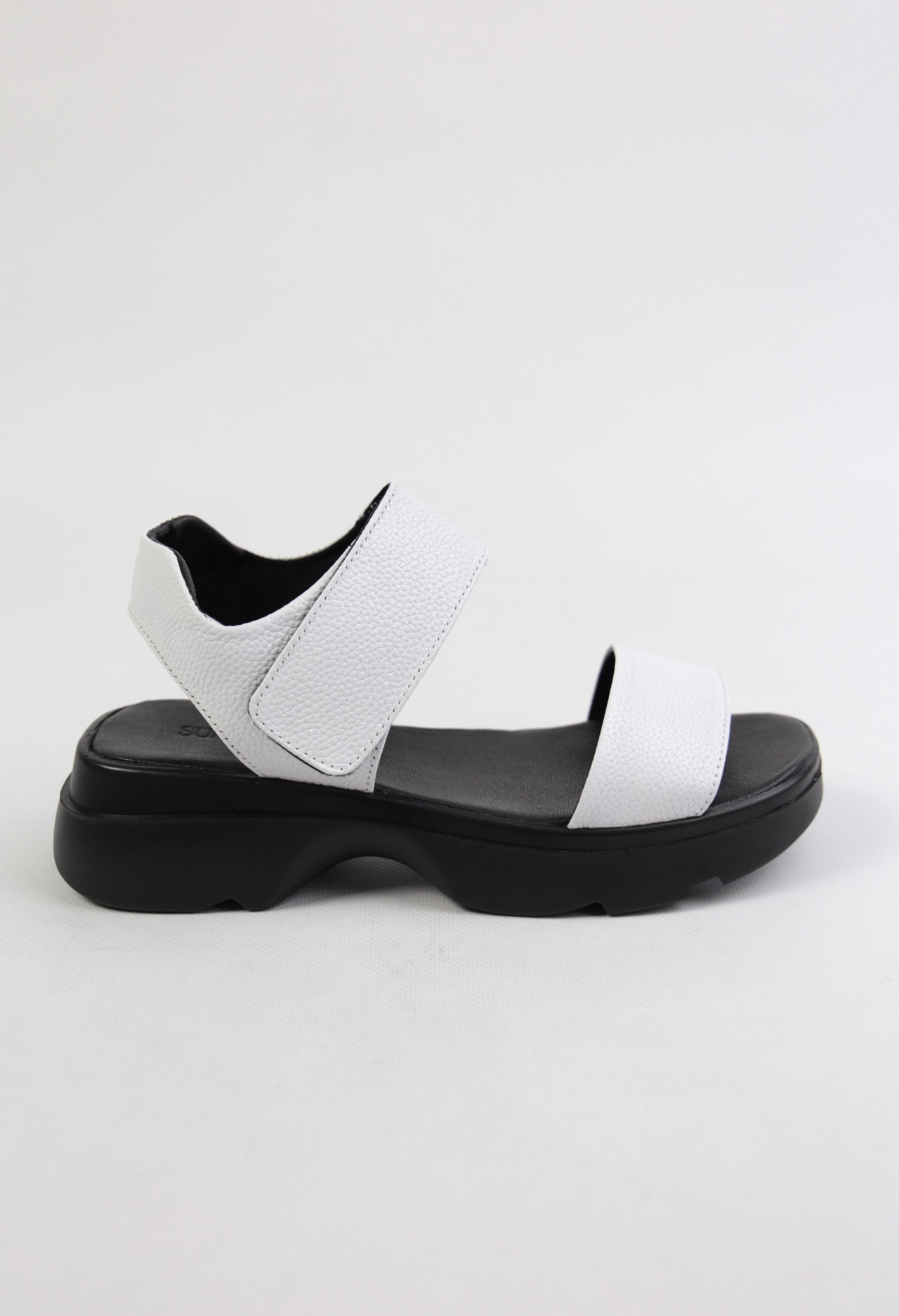 картинка Босоножки кожаные Benito от магазина Pratik