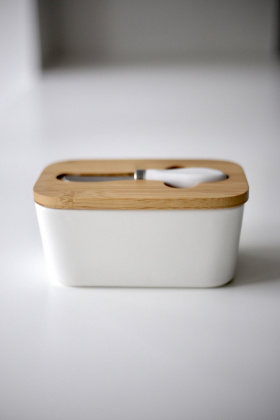 Масленка с бамбуковой крышкой и ножом 57- фото 1 - интернет-магазин обуви Pratik