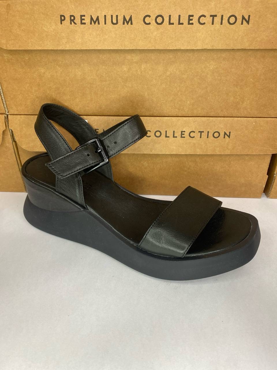 картинка Босоножки кожаные Benito от магазина Pratik