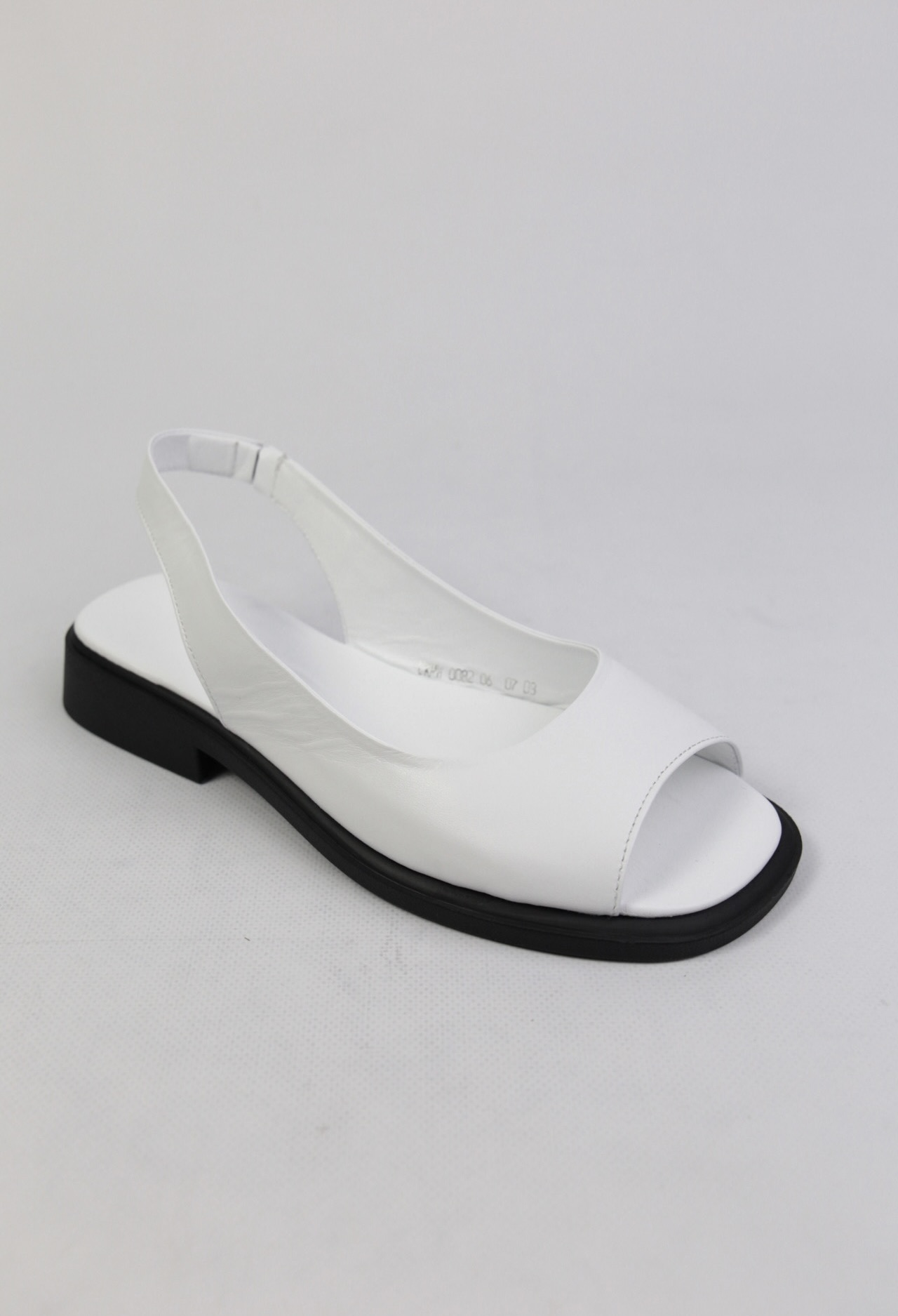 картинка Сандалии кожаные Benito от магазина Pratik