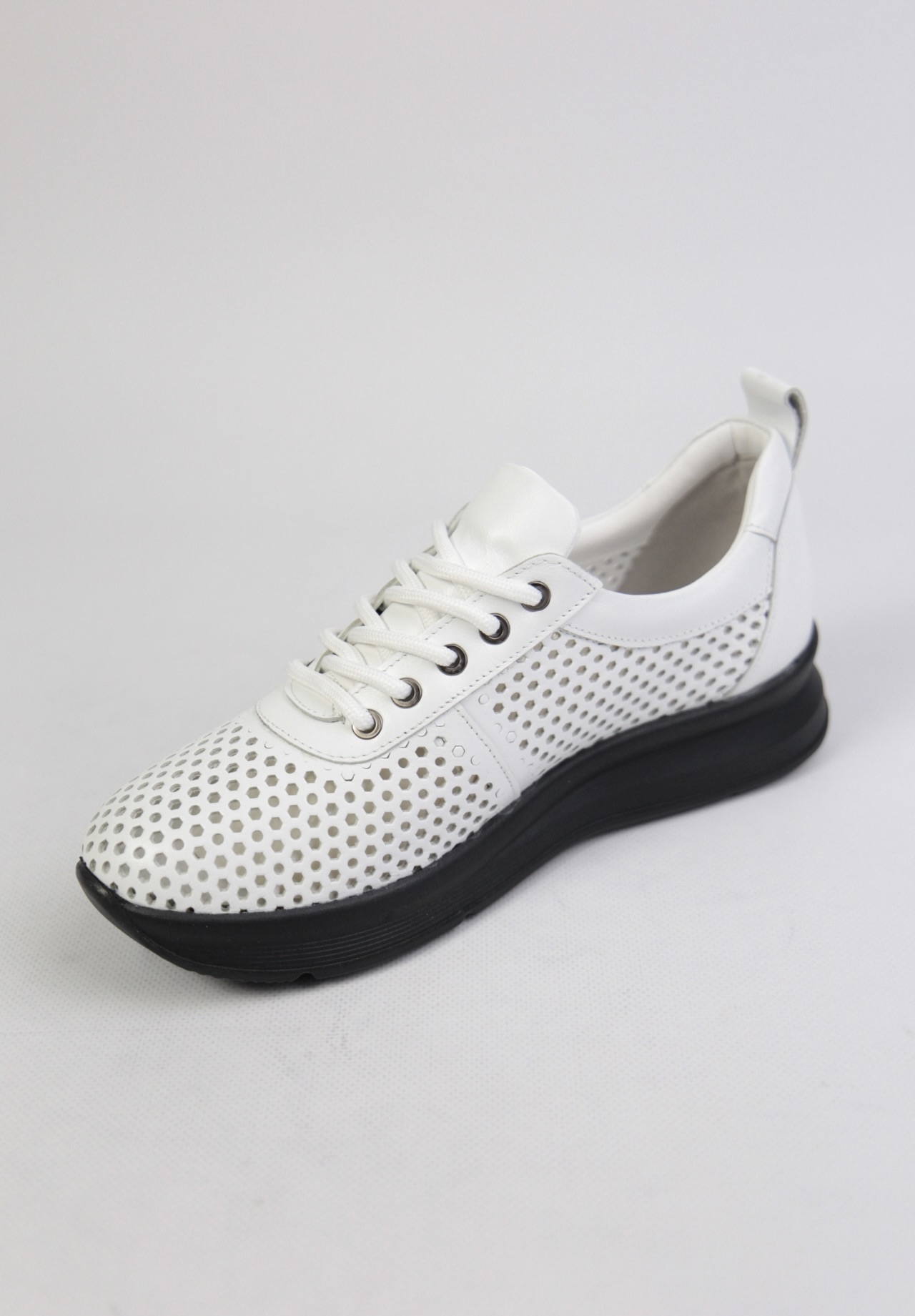 картинка Кроссовки кожаные Benito от магазина Pratik