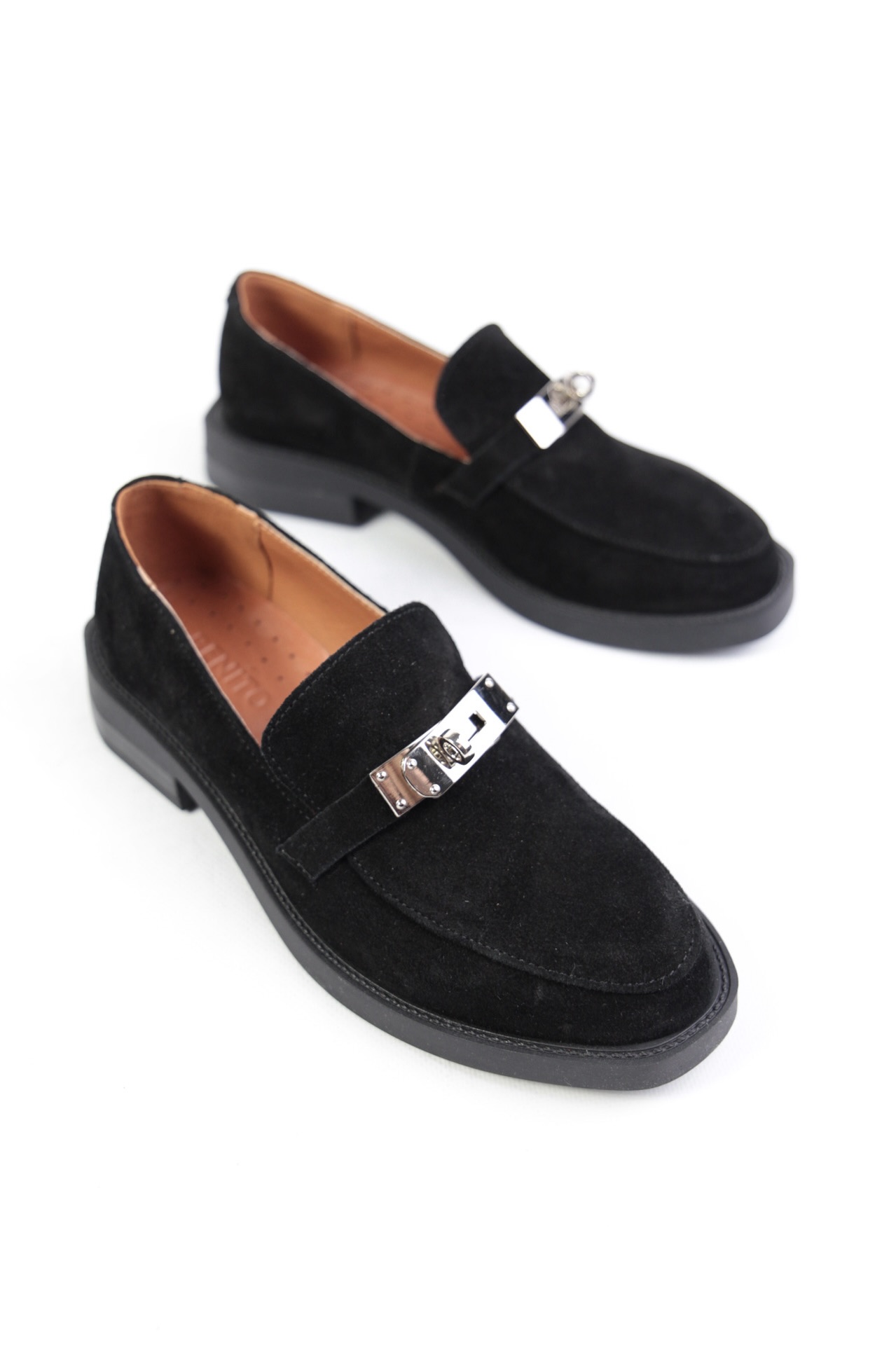 картинка Лоферы замшевые Benito от магазина Pratik