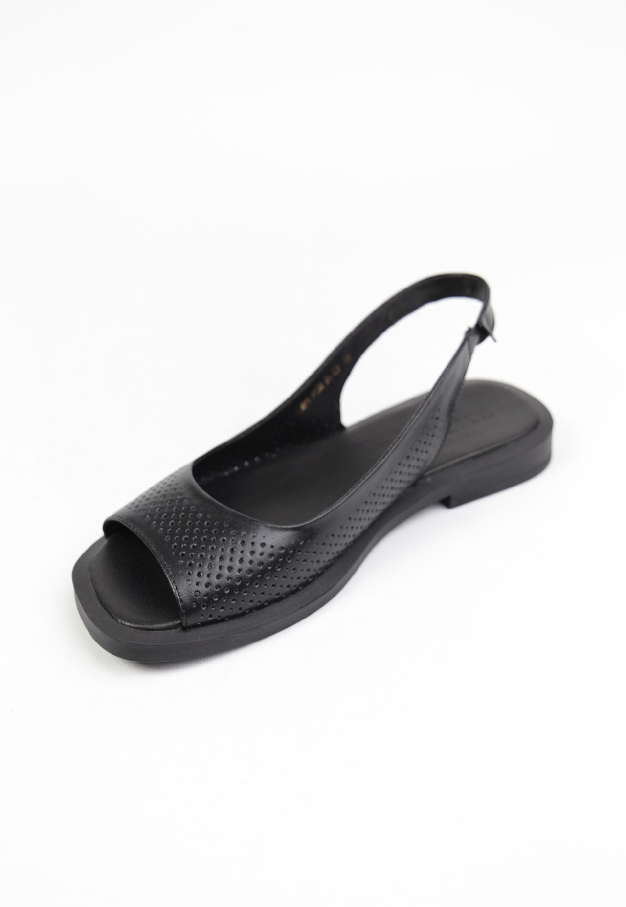 картинка Сандалии кожаные Benito от магазина Pratik