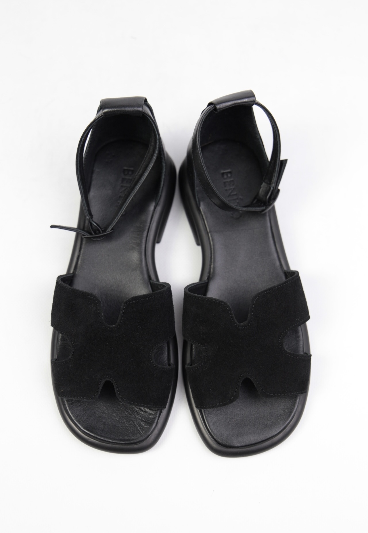 картинка Сандалии замшевые Benito от магазина Pratik