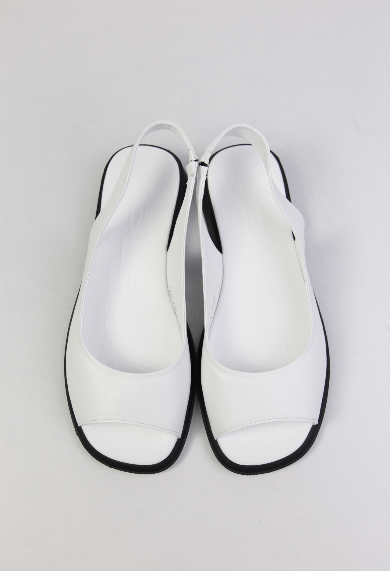 картинка Сандалии кожаные Benito от магазина Pratik