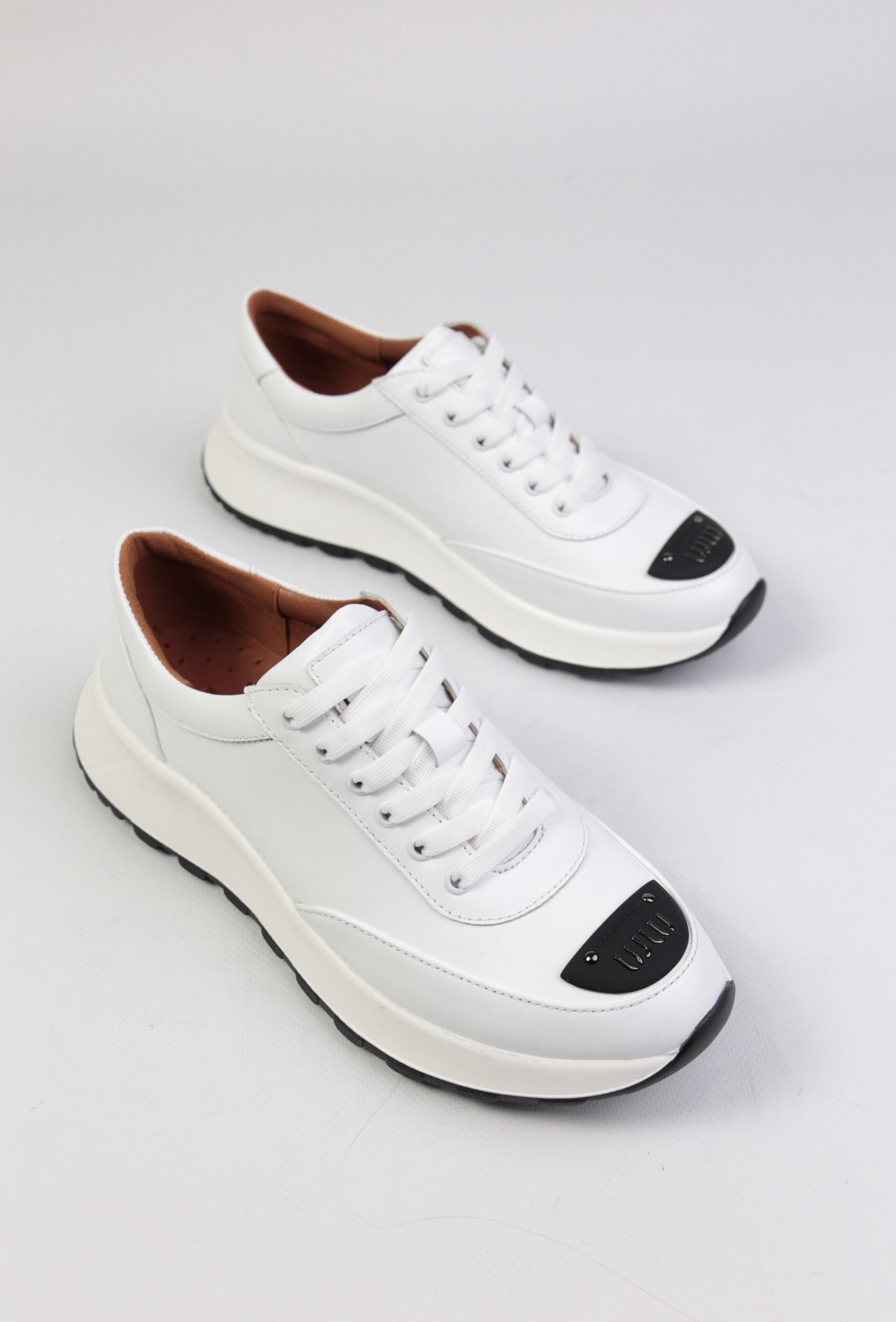 картинка Кроссовки кожаные Benito от магазина Pratik