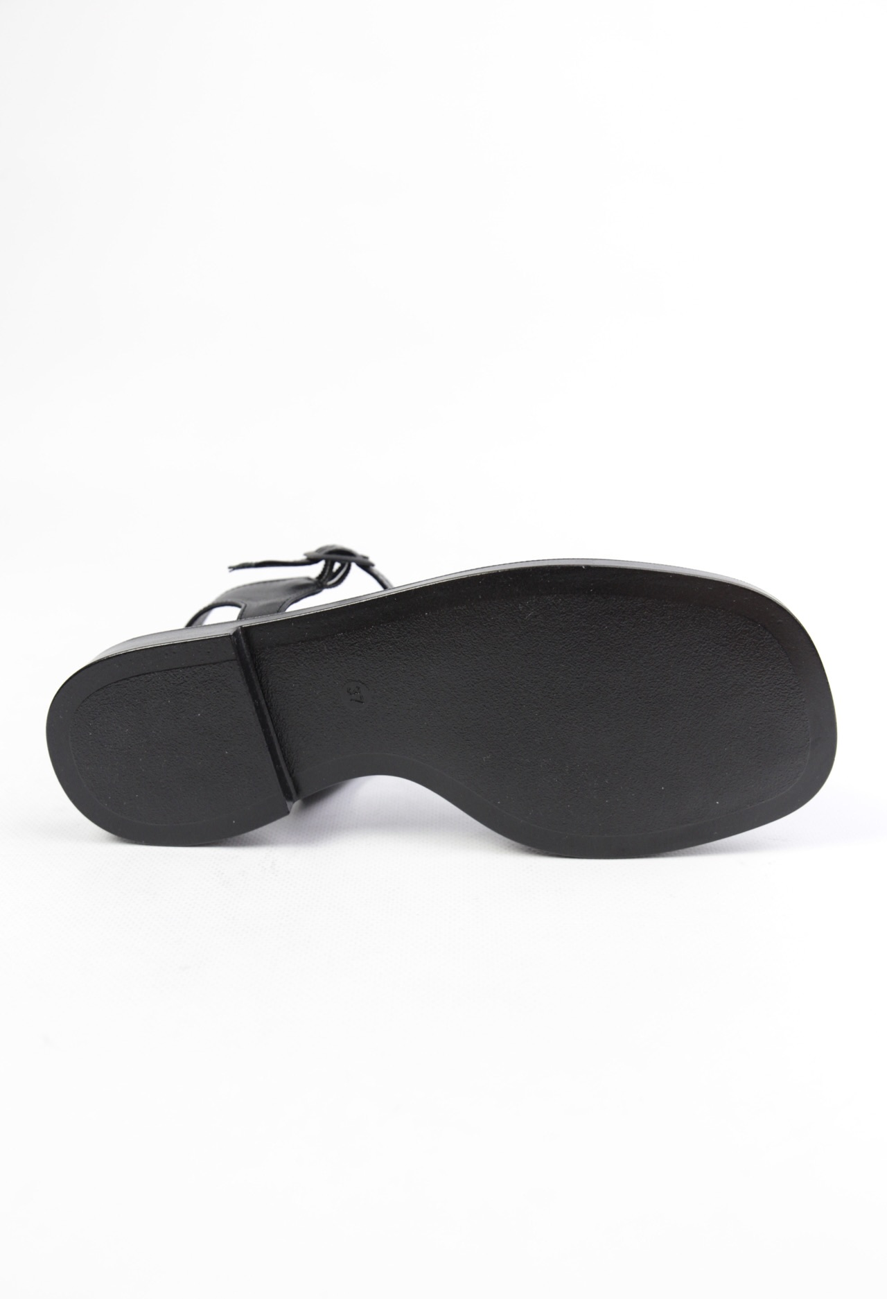 картинка Сандалии кожаные Benito от магазина Pratik