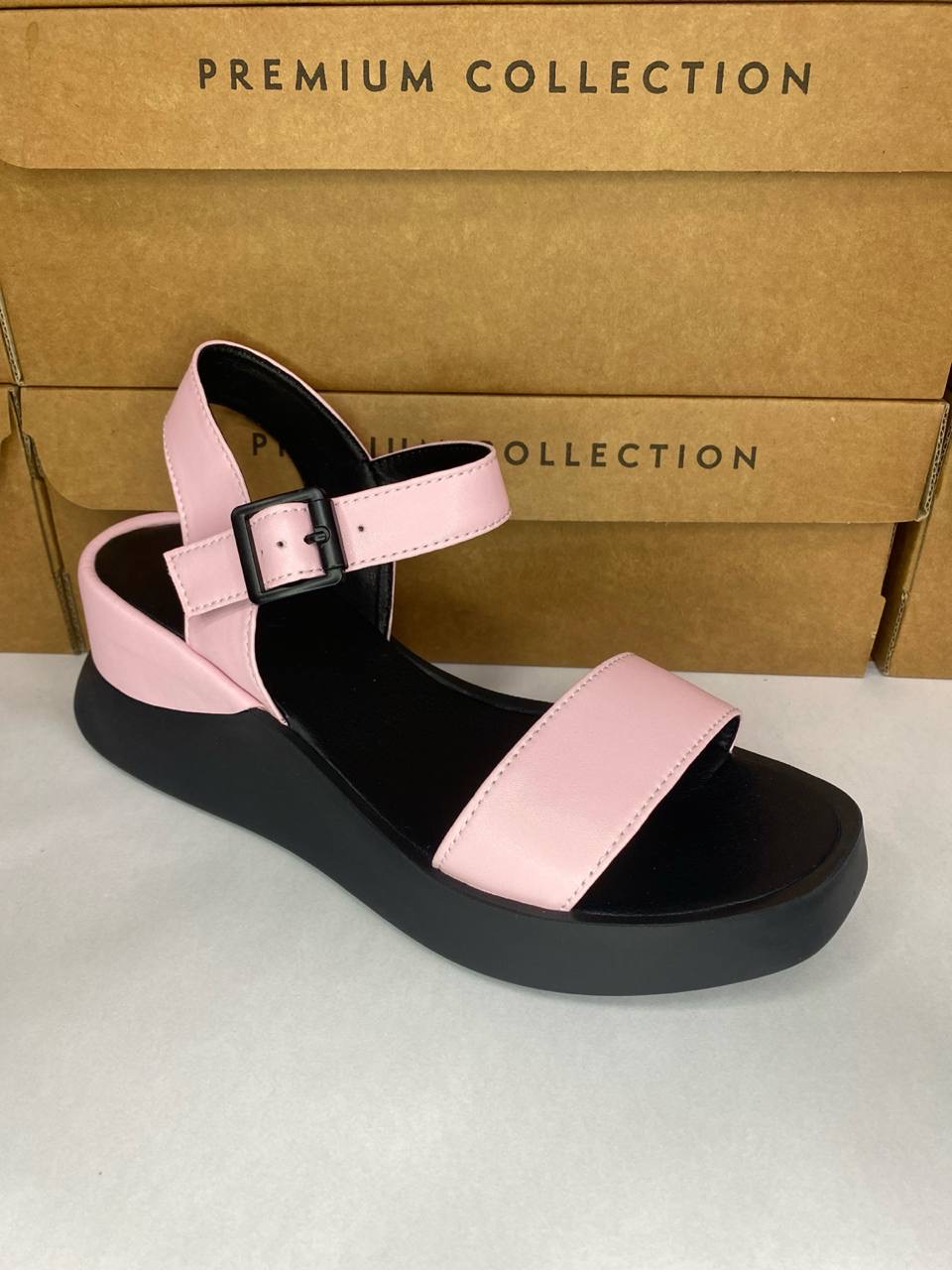 картинка Босоножки кожаные Benito от магазина Pratik