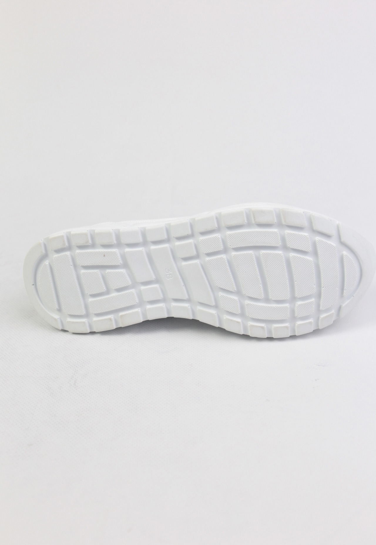 картинка  Кроссовки кожаные Benito от магазина Pratik