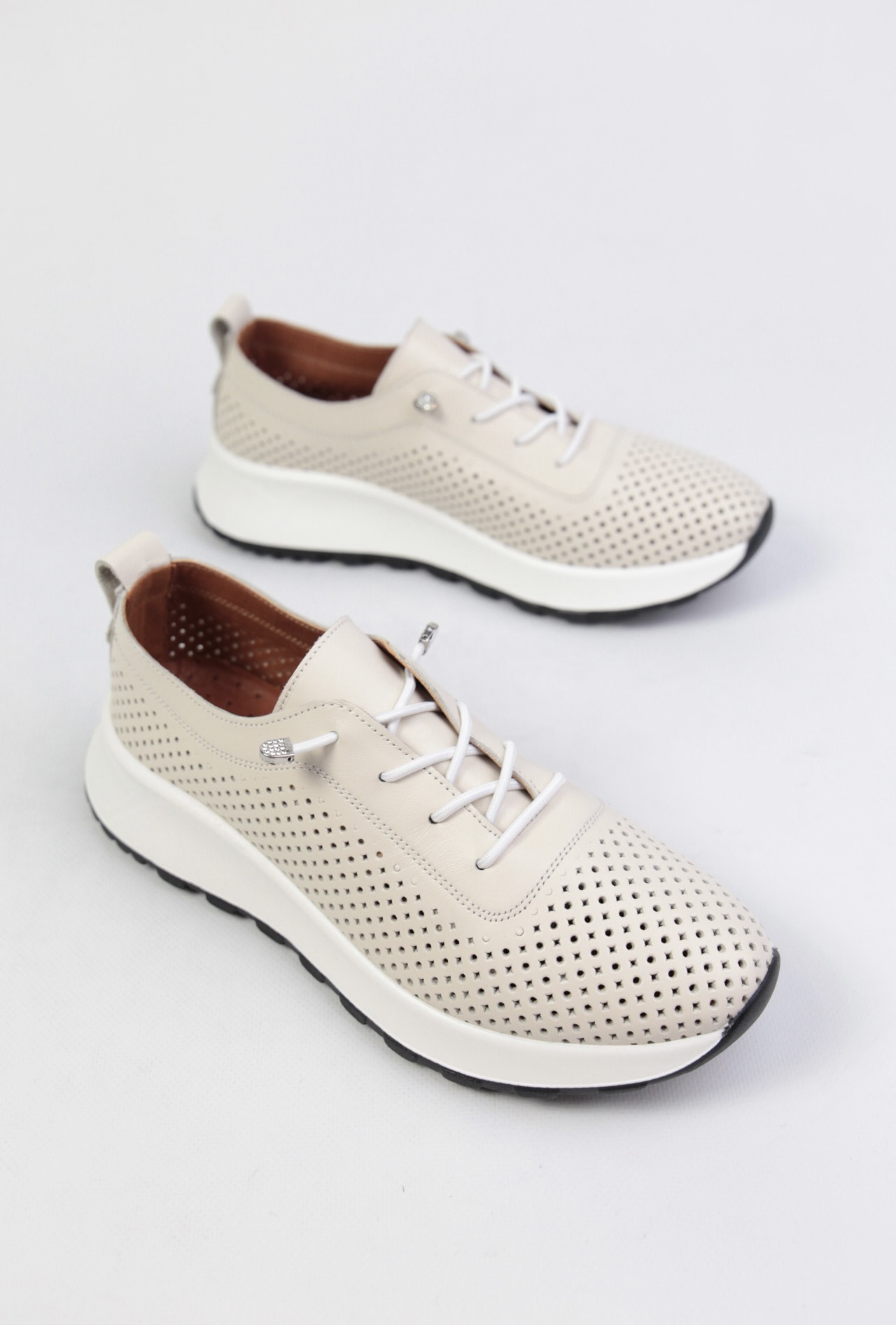 картинка Кроссовки кожаные Benito от магазина Pratik