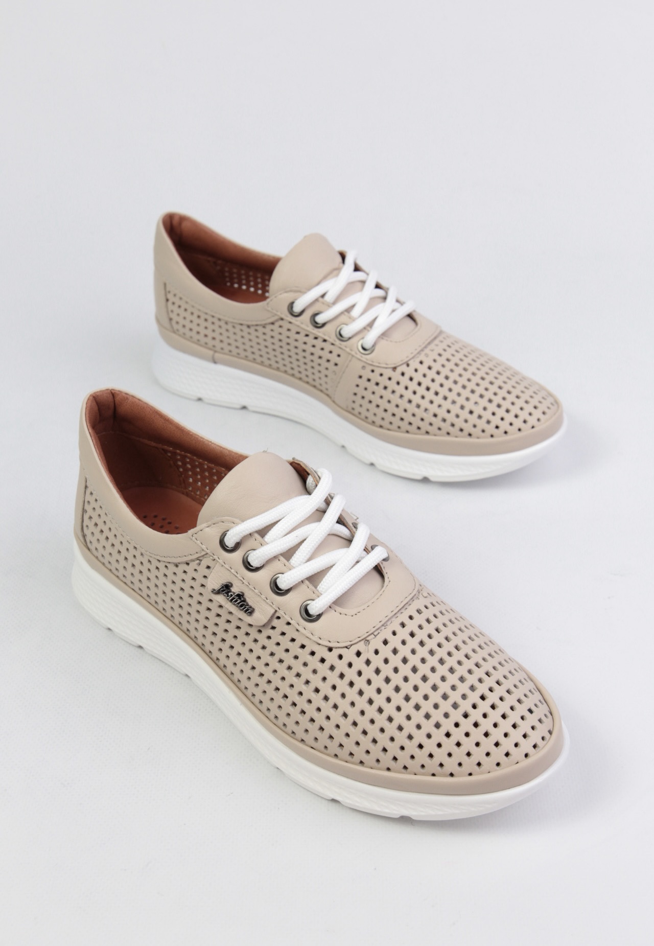 картинка Кроссовки кожаные Benito от магазина Pratik