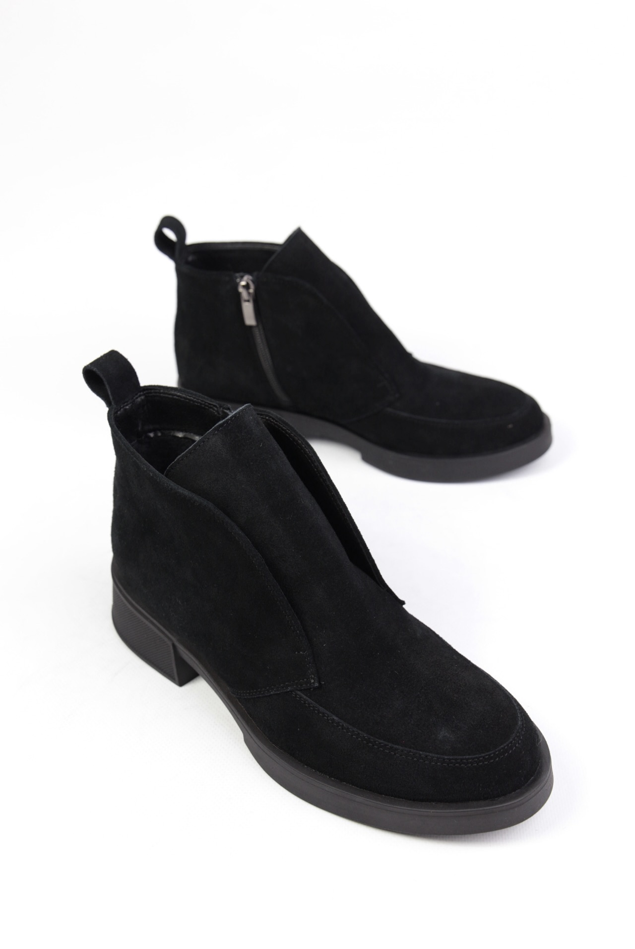 картинка Ботинки замшевые Benito от магазина Pratik